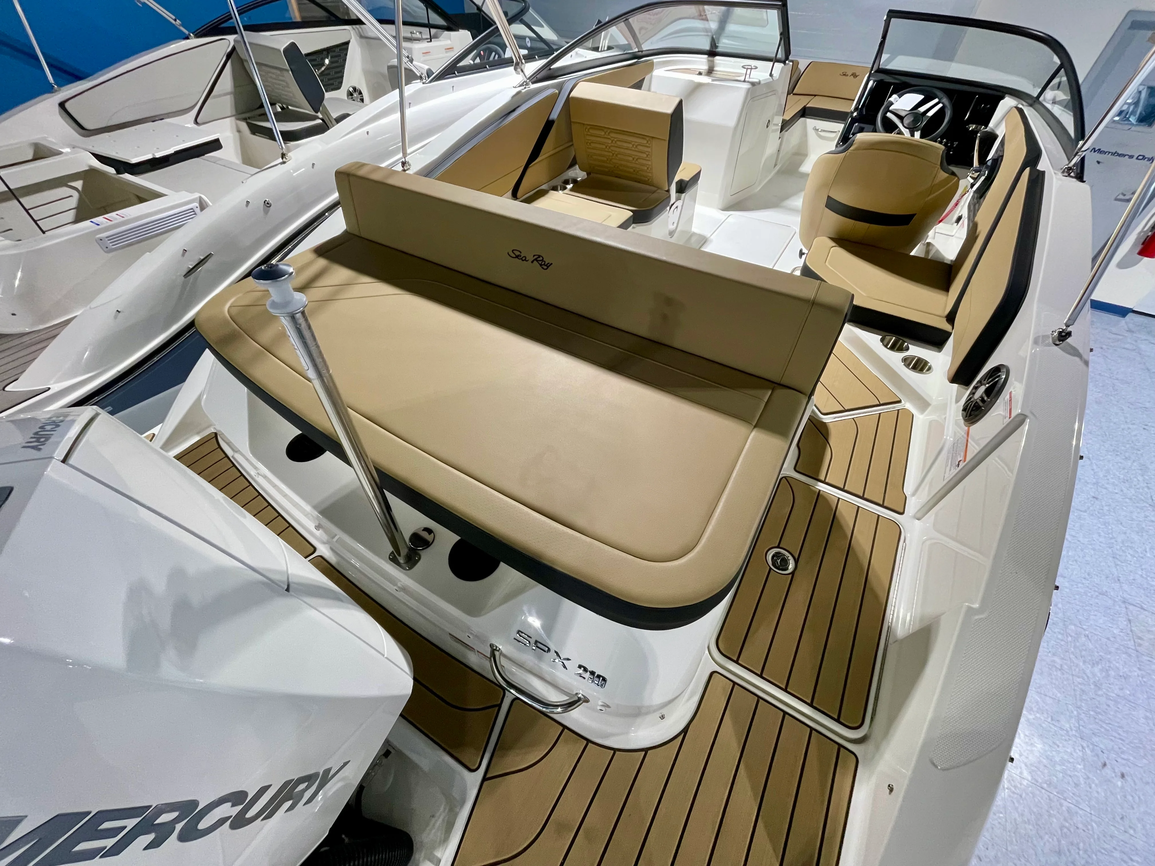 2026 Sea Ray SPX 210 Outboard Image Thumbnail #2