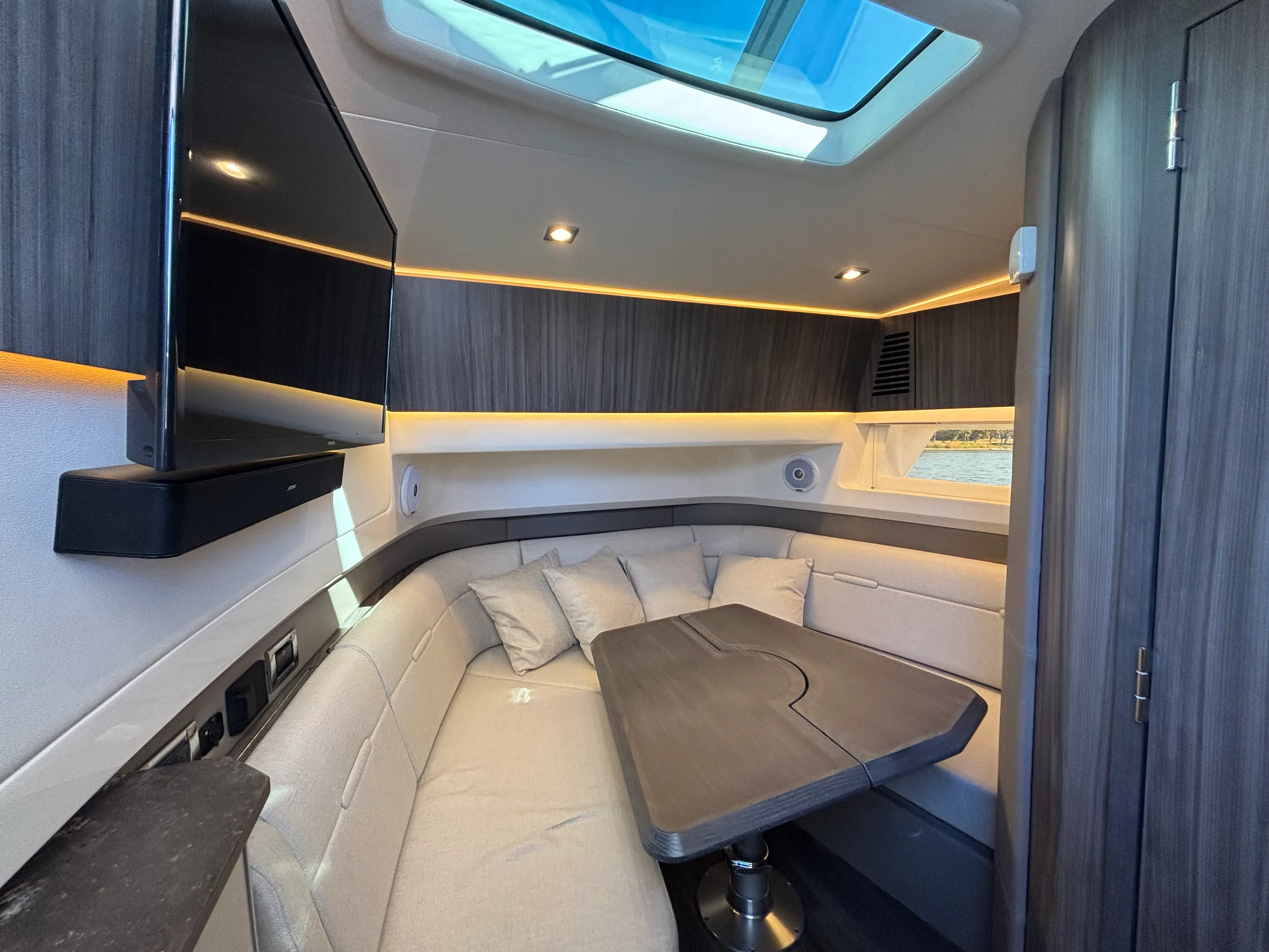 2021 Sea Ray 400 SLXRE Image Thumbnail #37