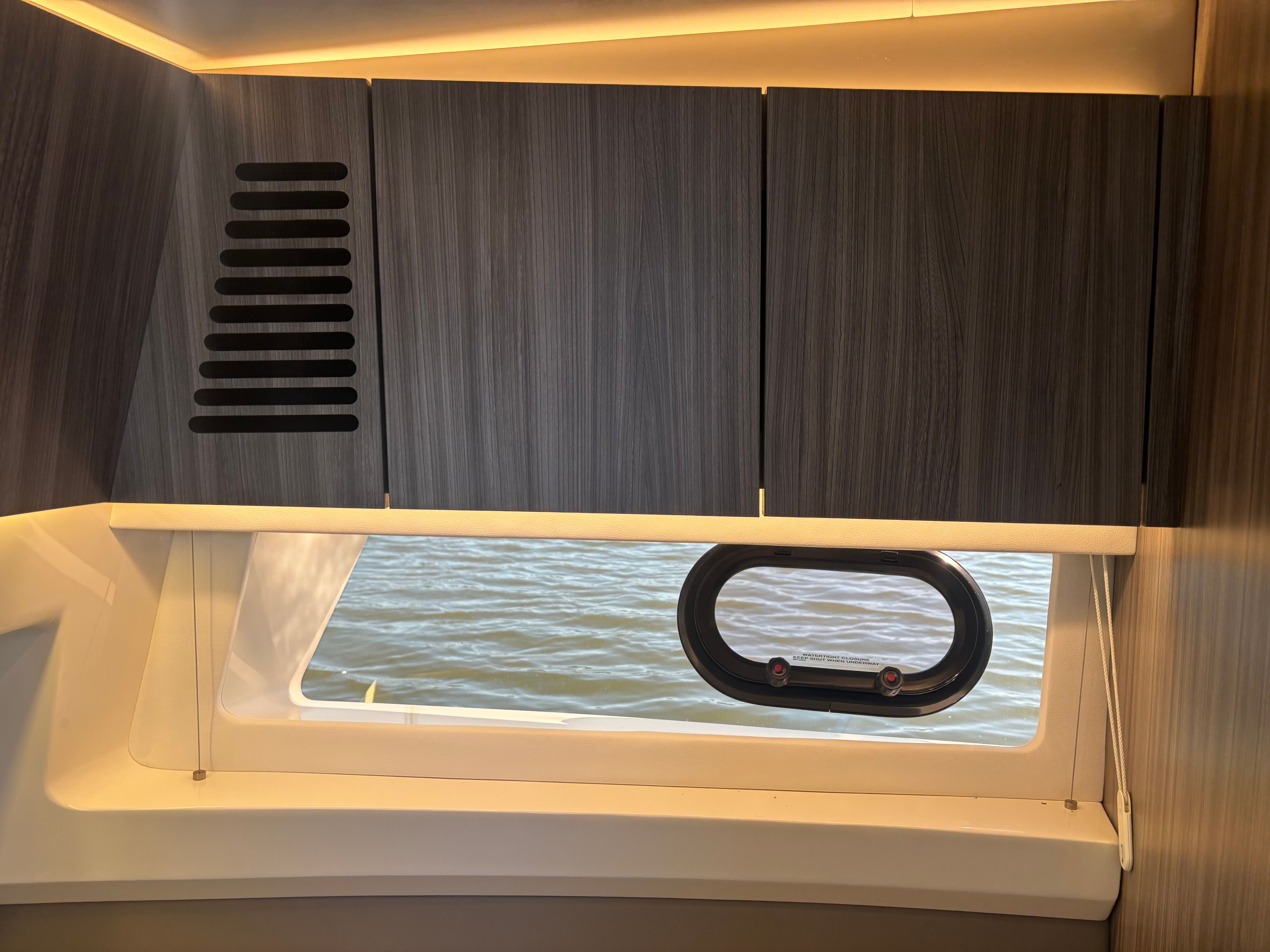 2021 Sea Ray 400 SLXRE Image Thumbnail #40