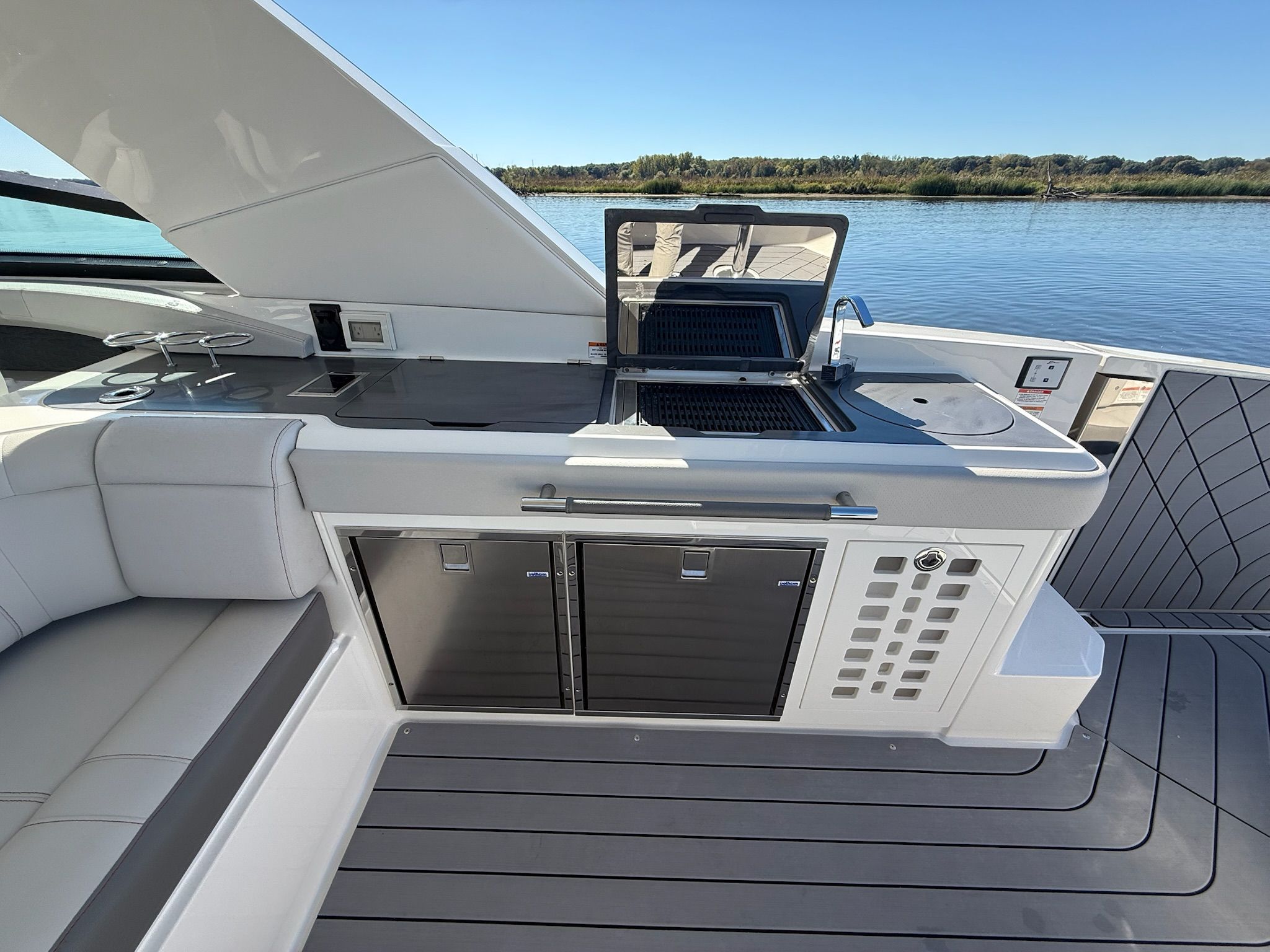 2021 Sea Ray 400 SLXRE Image Thumbnail #23