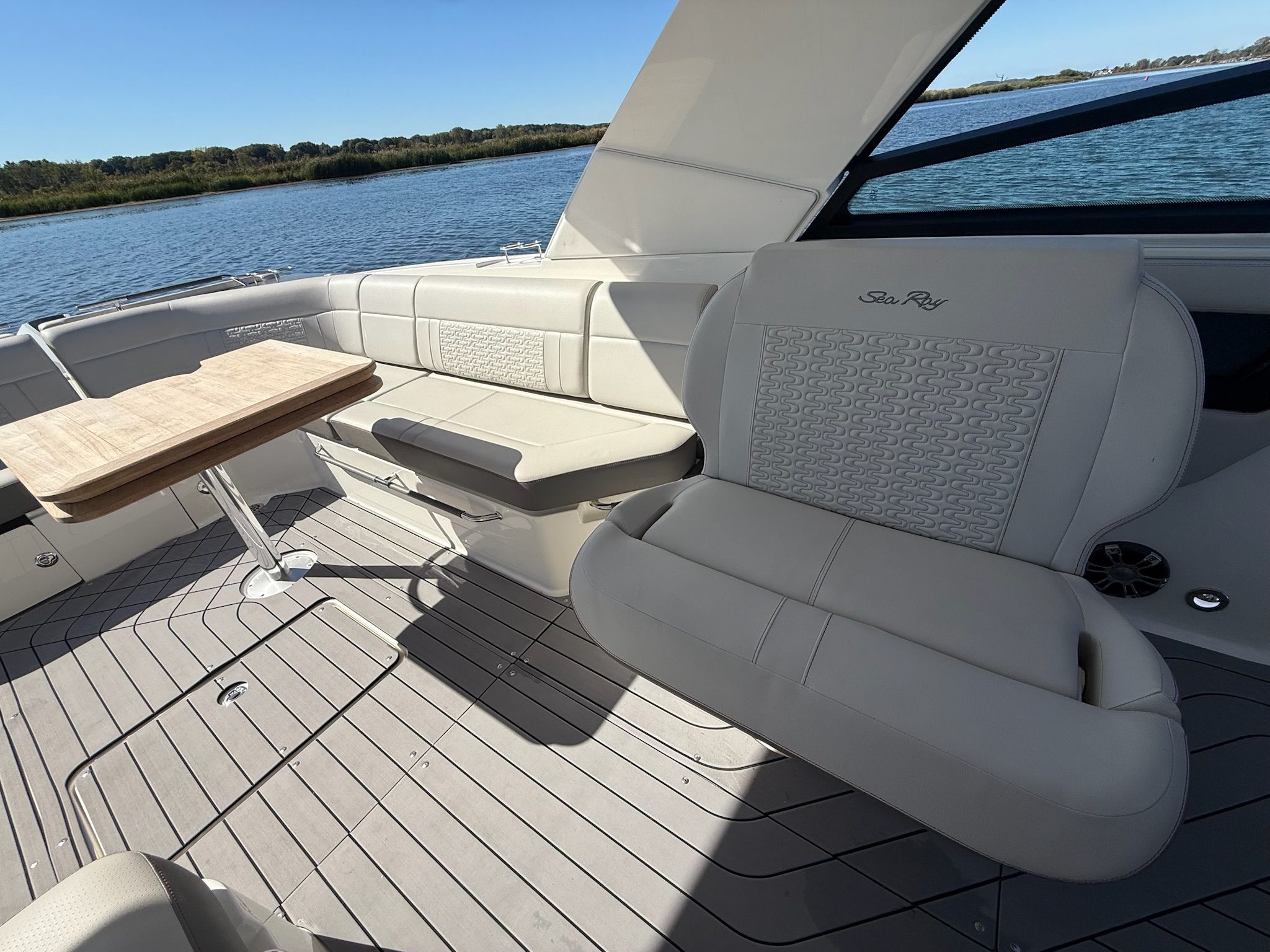 2021 Sea Ray 400 SLXRE Image Thumbnail #24