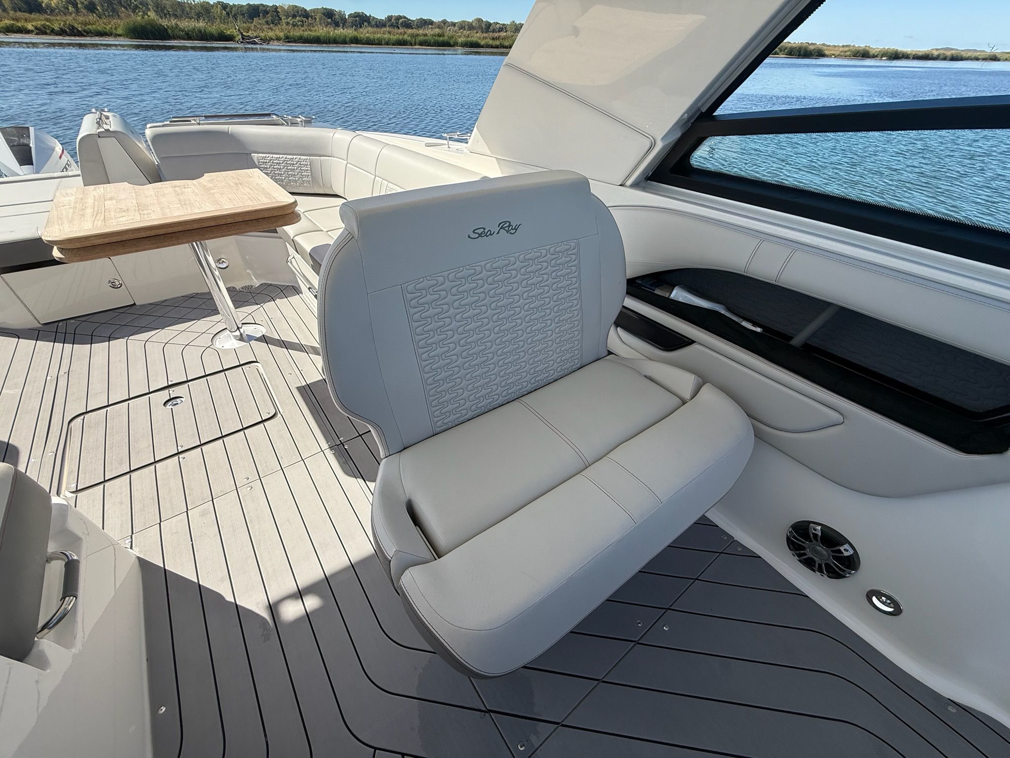 2021 Sea Ray 400 SLXRE Image Thumbnail #25