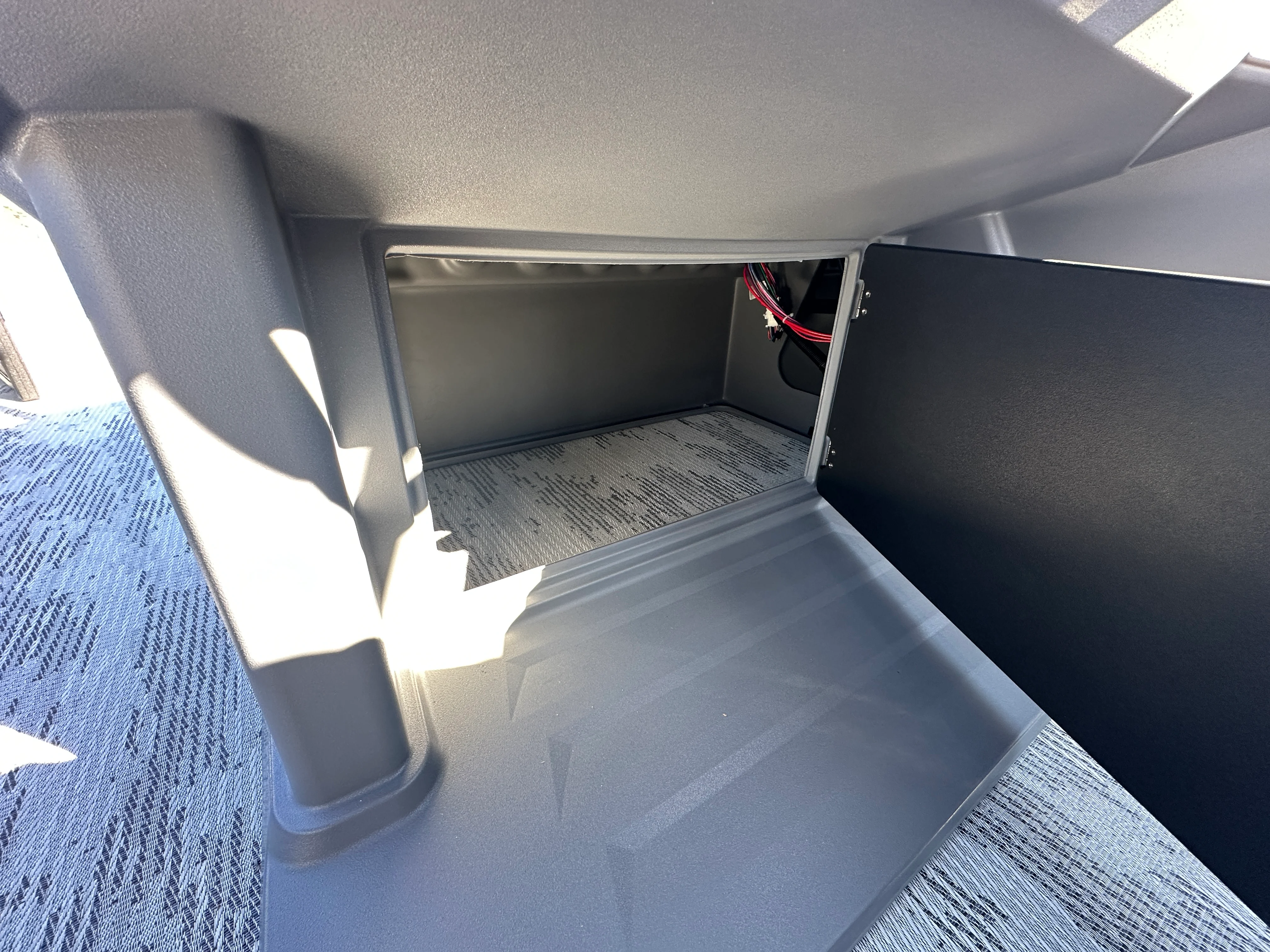 2026 Sylvan R22 LZ DH Image Thumbnail #24