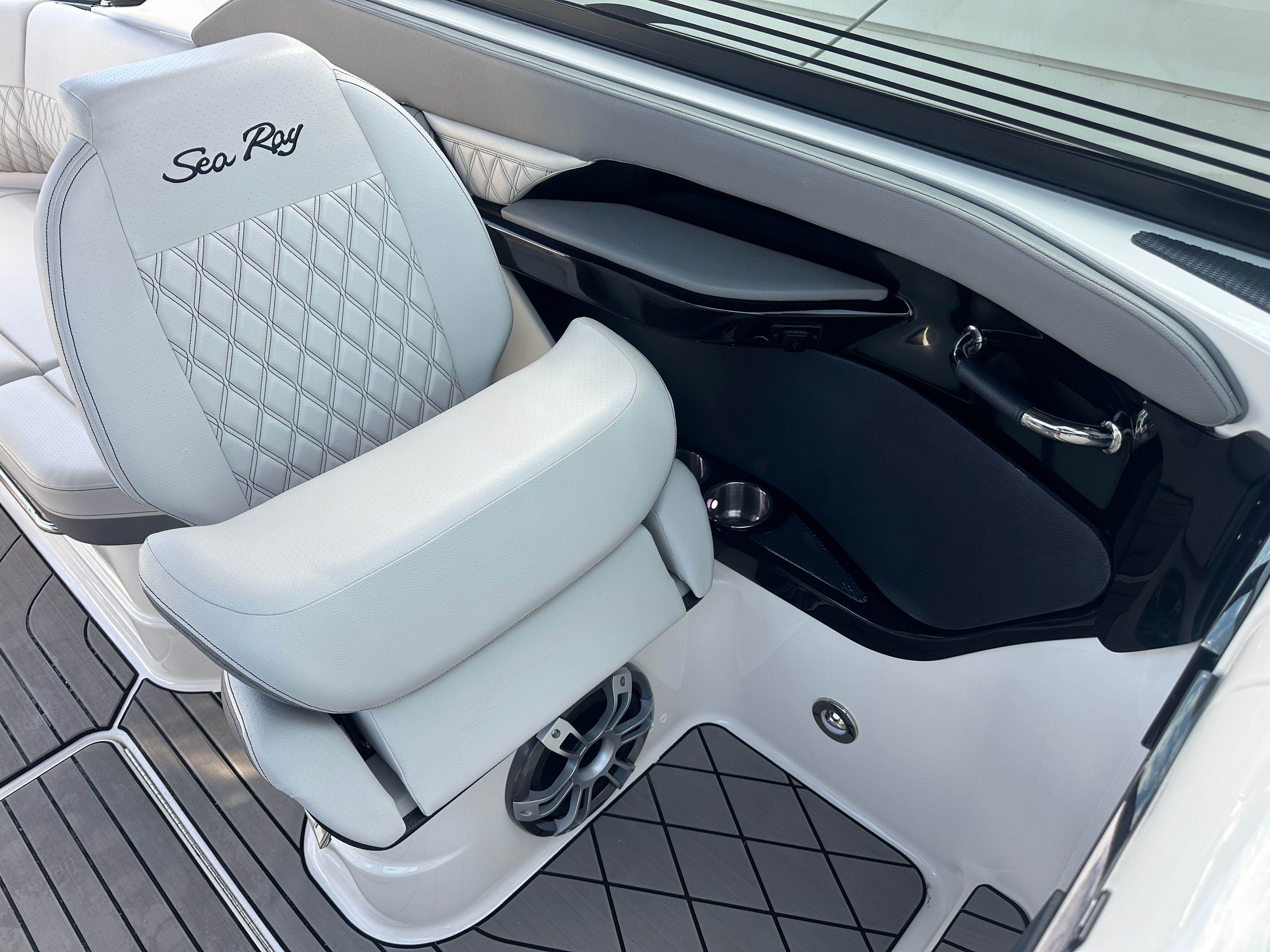 2024 Sea Ray 280 SLX OUTBOARD Image Thumbnail #7