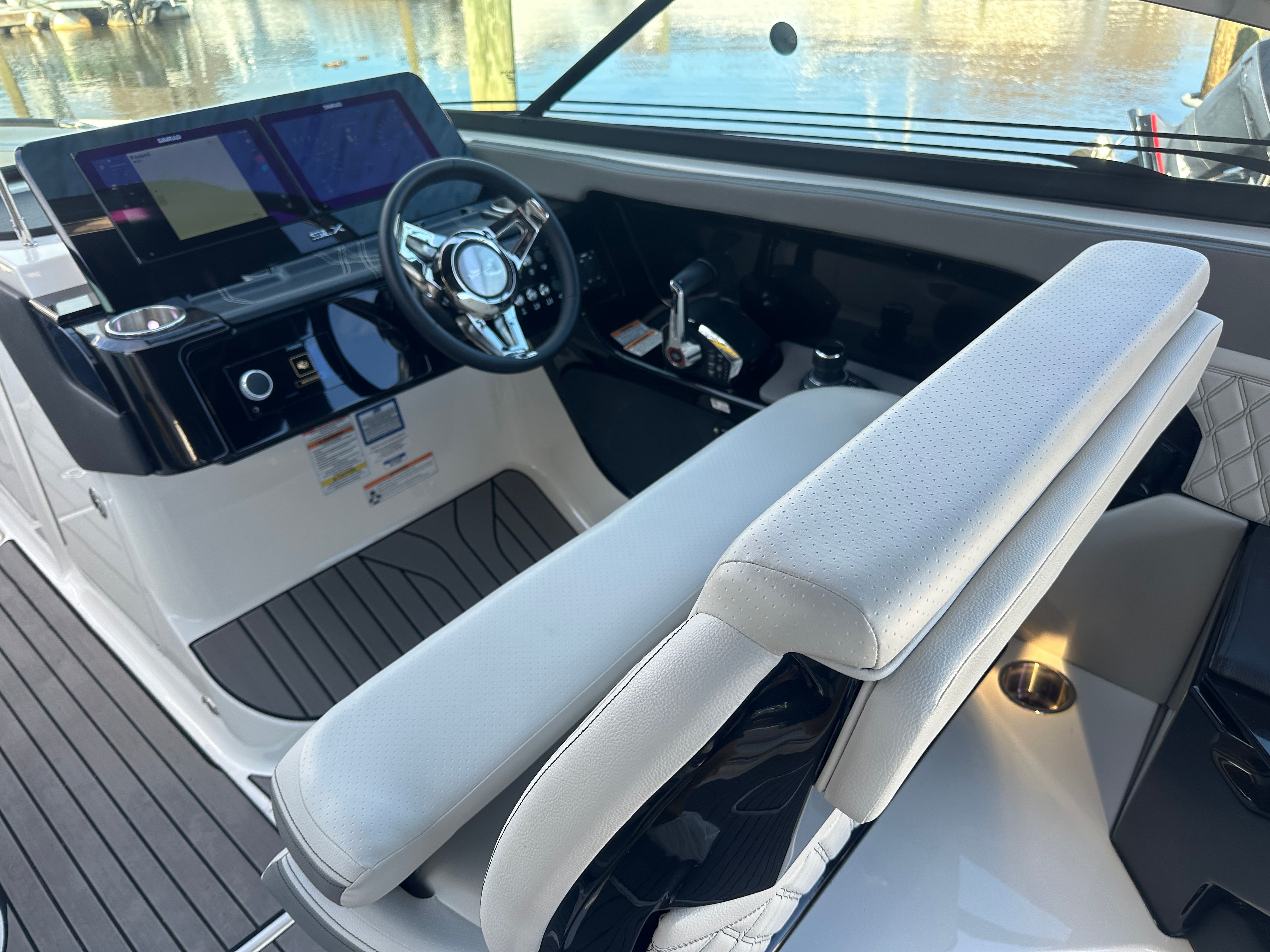 2024 Sea Ray 280 SLX OUTBOARD Image Thumbnail #6