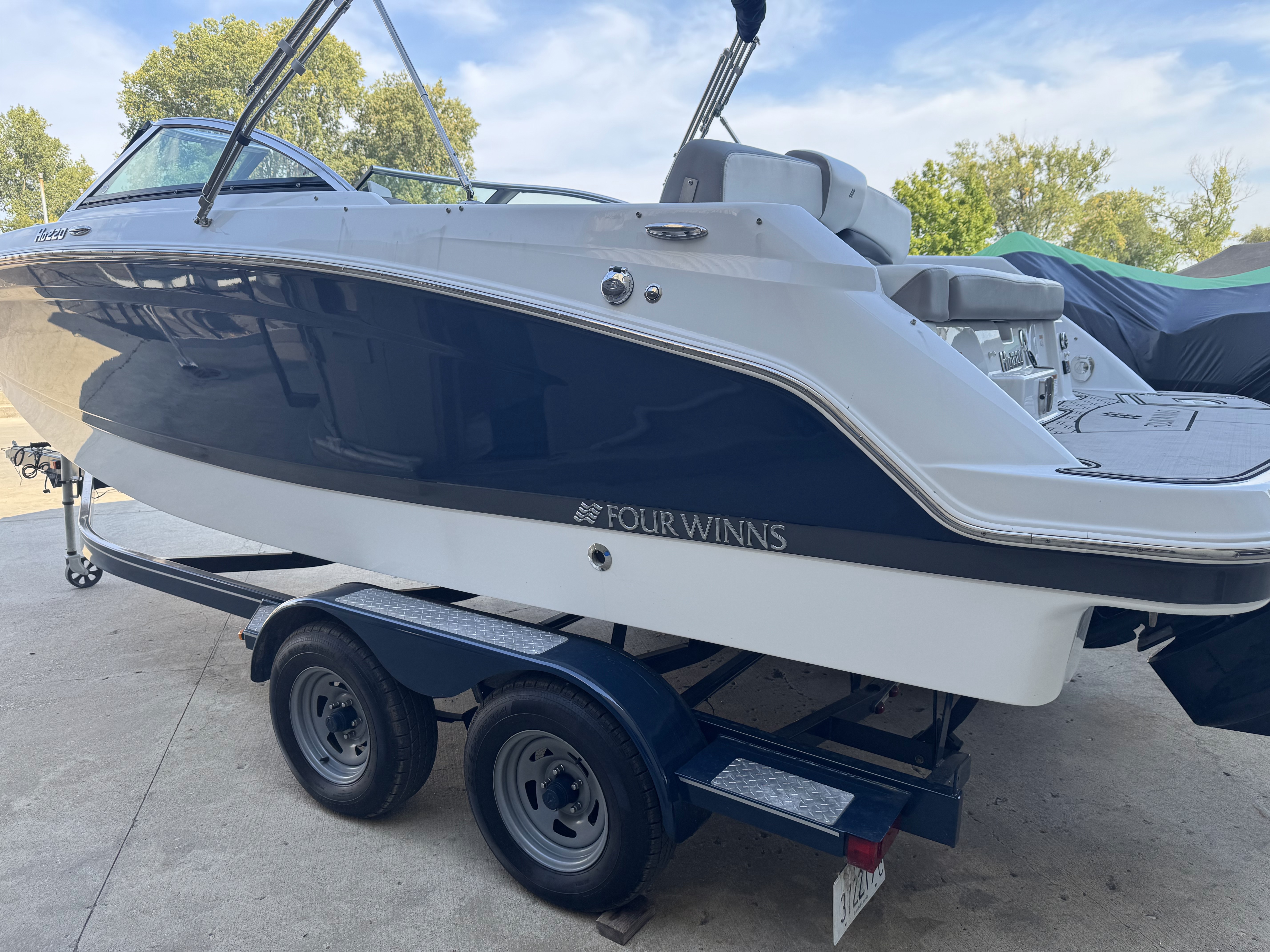 2020 Four Winns 220 HD Image Thumbnail #4