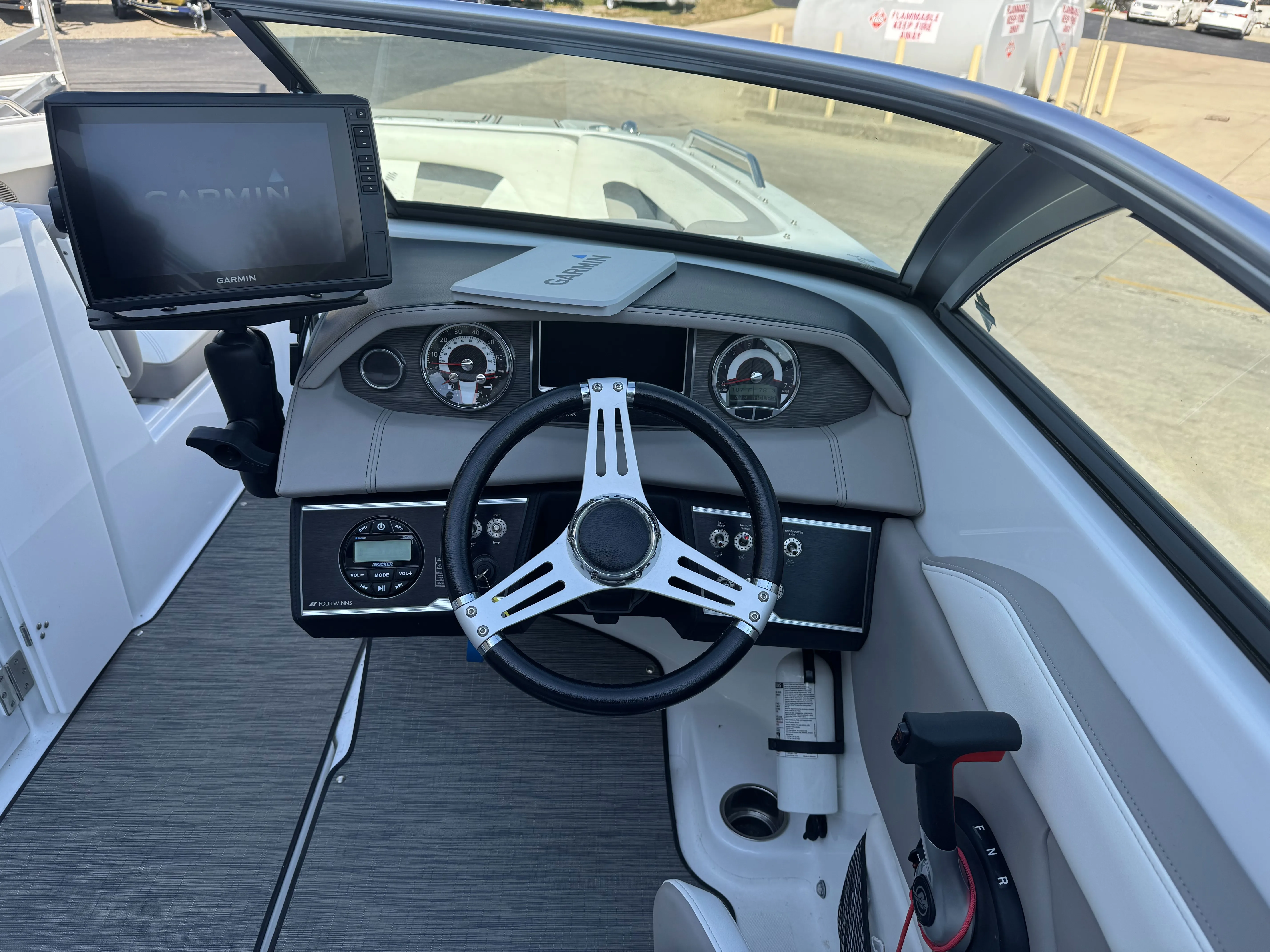 2020 Four Winns 220 HD Image Thumbnail #24