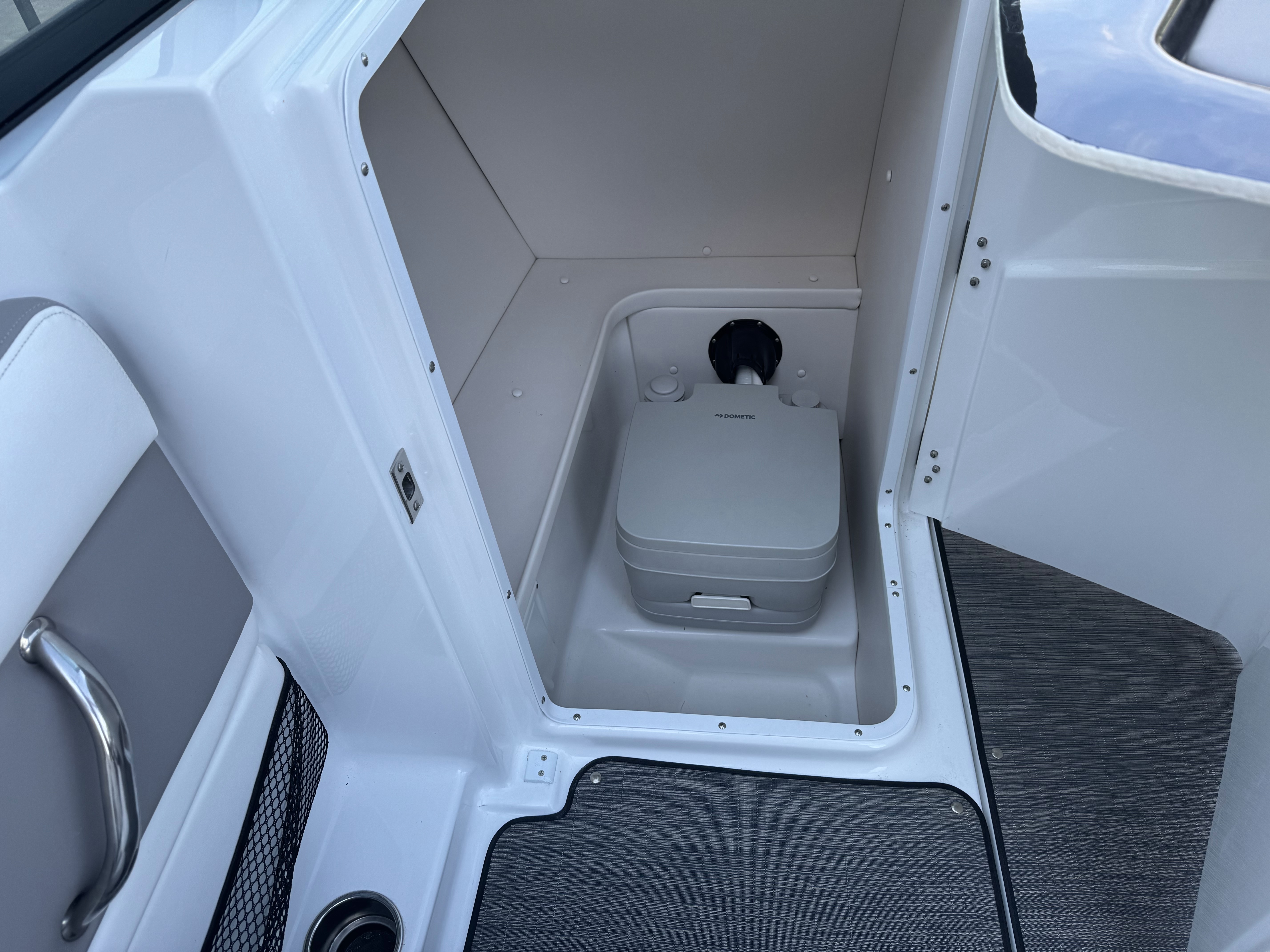 2020 Four Winns 220 HD Image Thumbnail #21