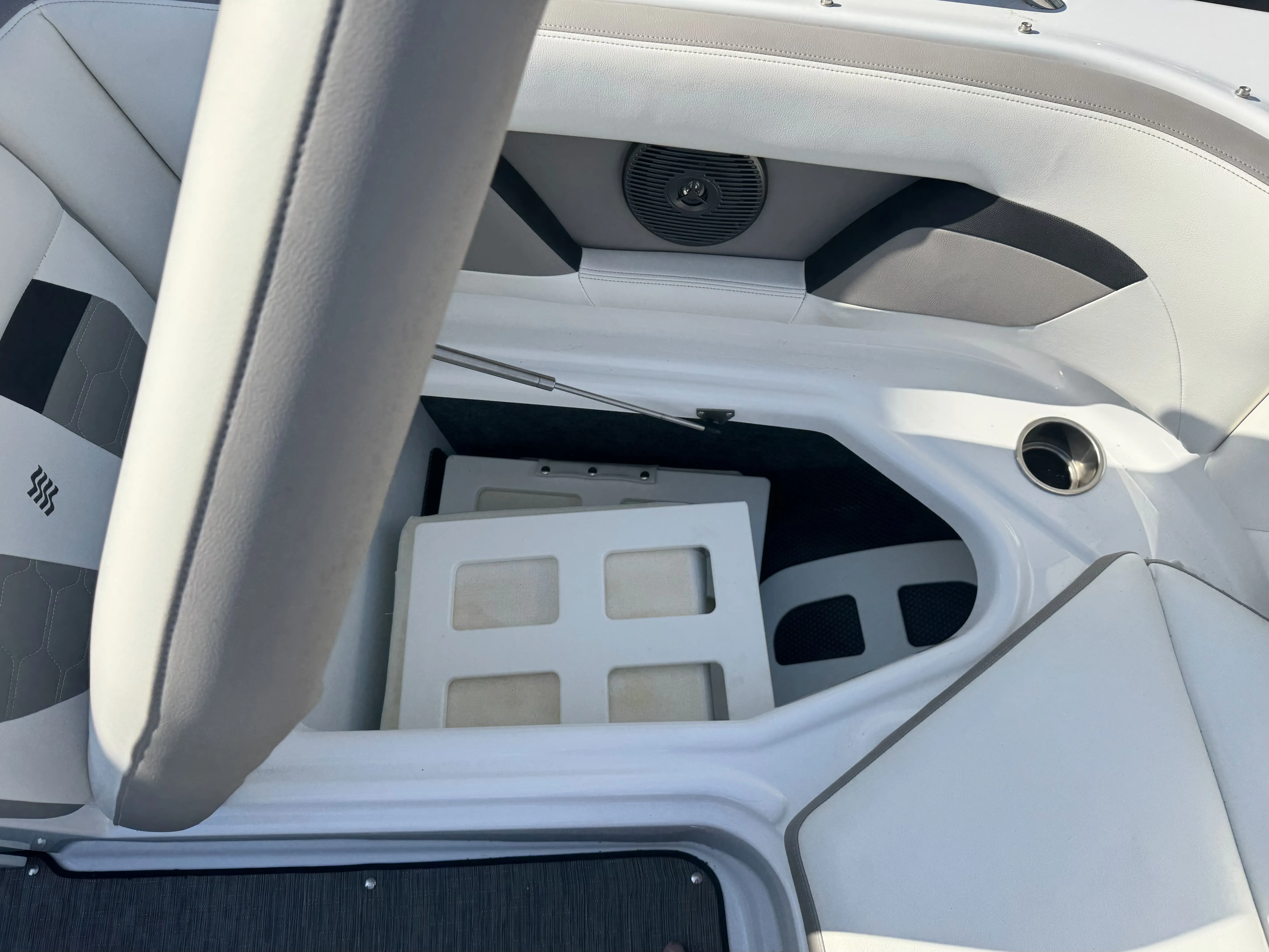 2020 Four Winns 220 HD Image Thumbnail #32