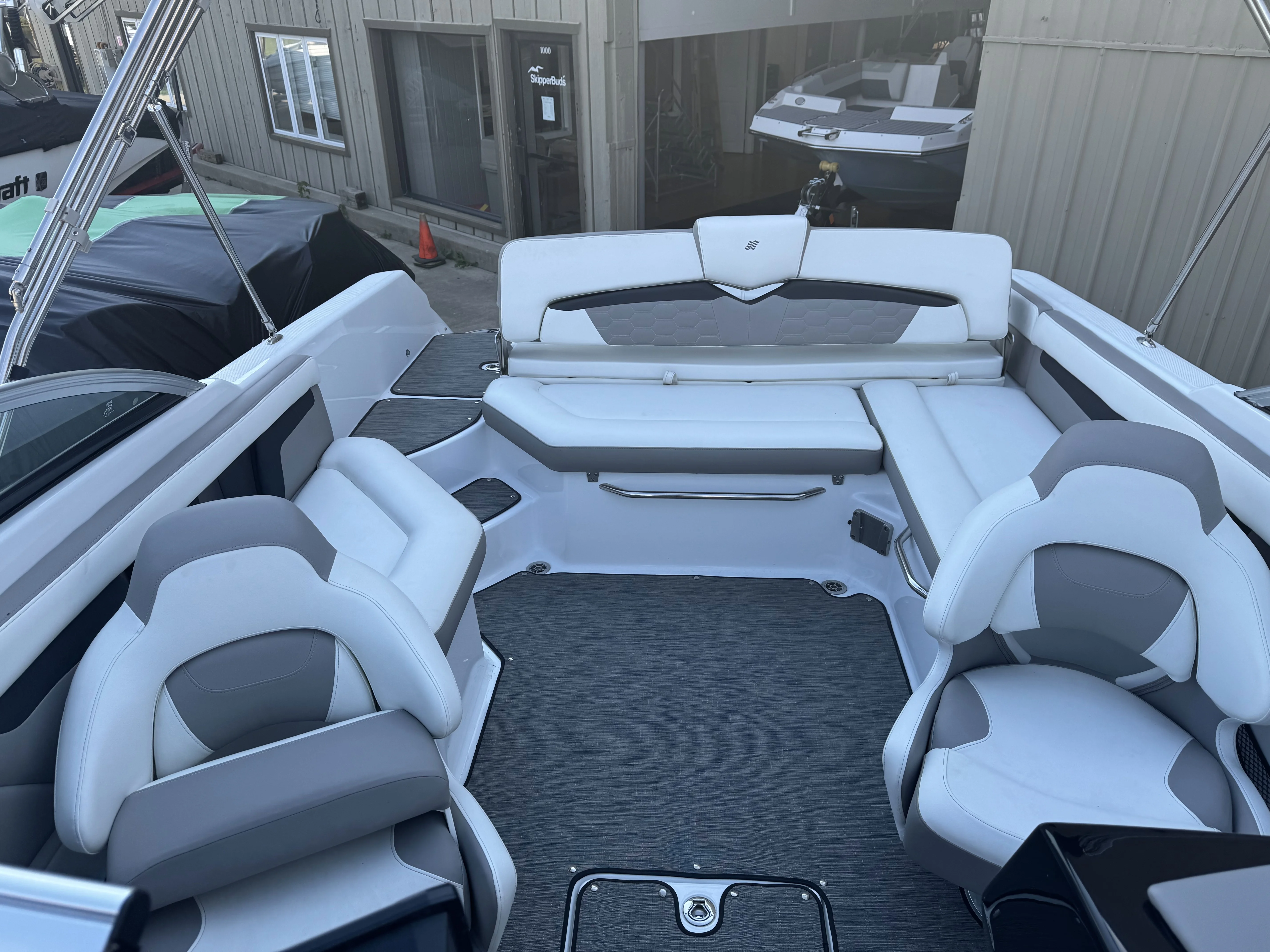 2020 Four Winns 220 HD Image Thumbnail #37