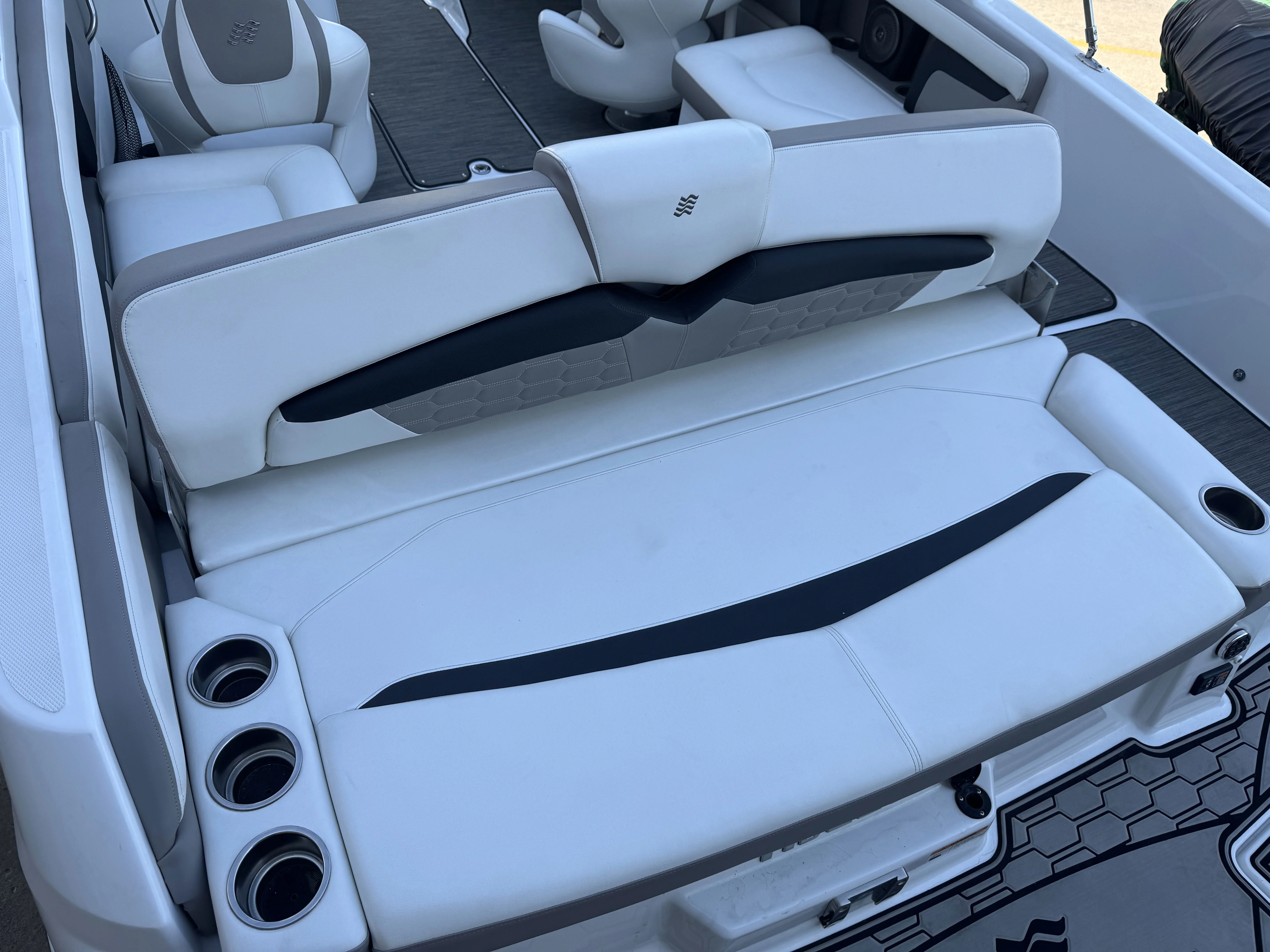 2020 Four Winns 220 HD Image Thumbnail #9