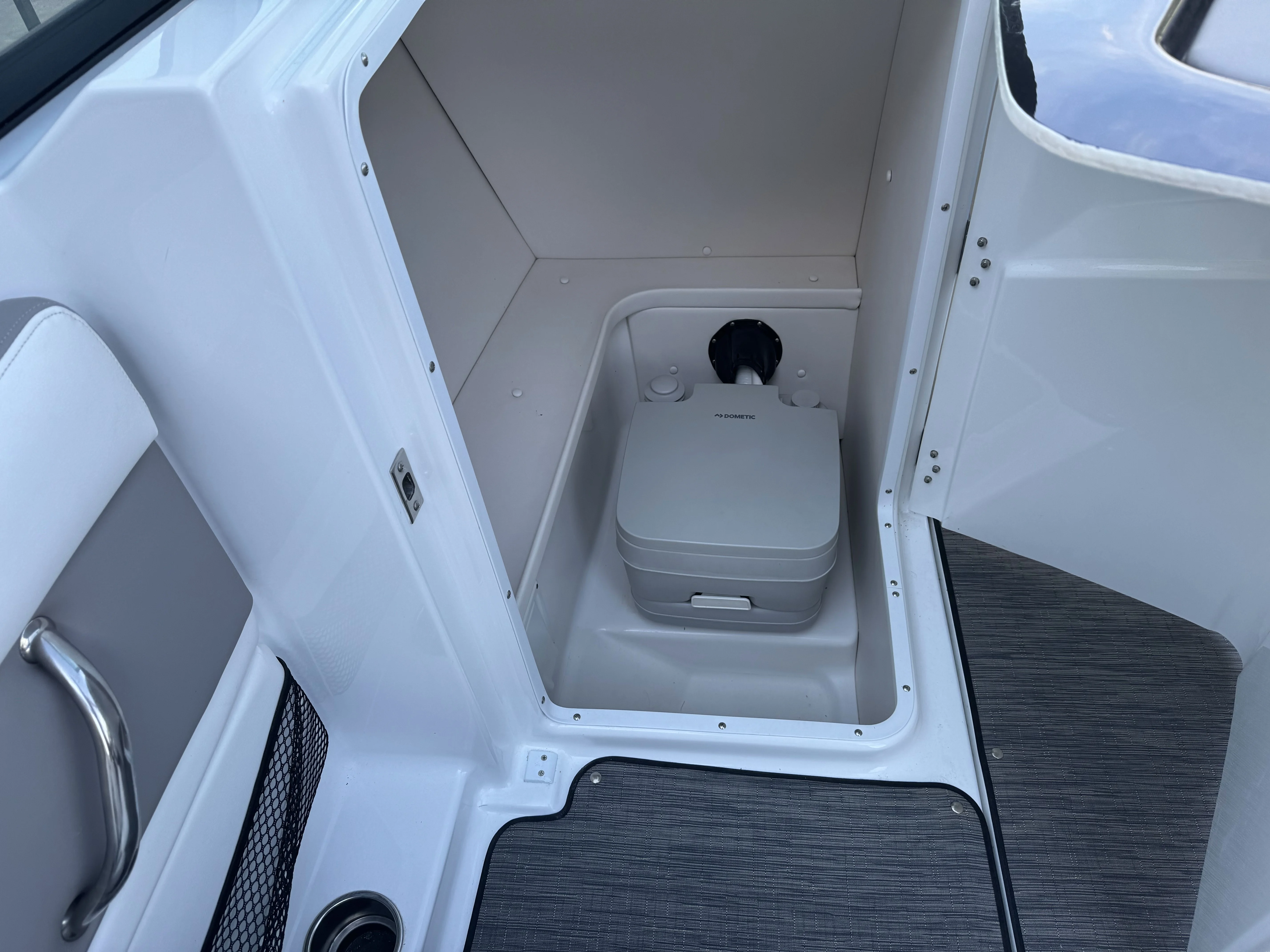 2020 Four Winns 220 HD Image Thumbnail #21