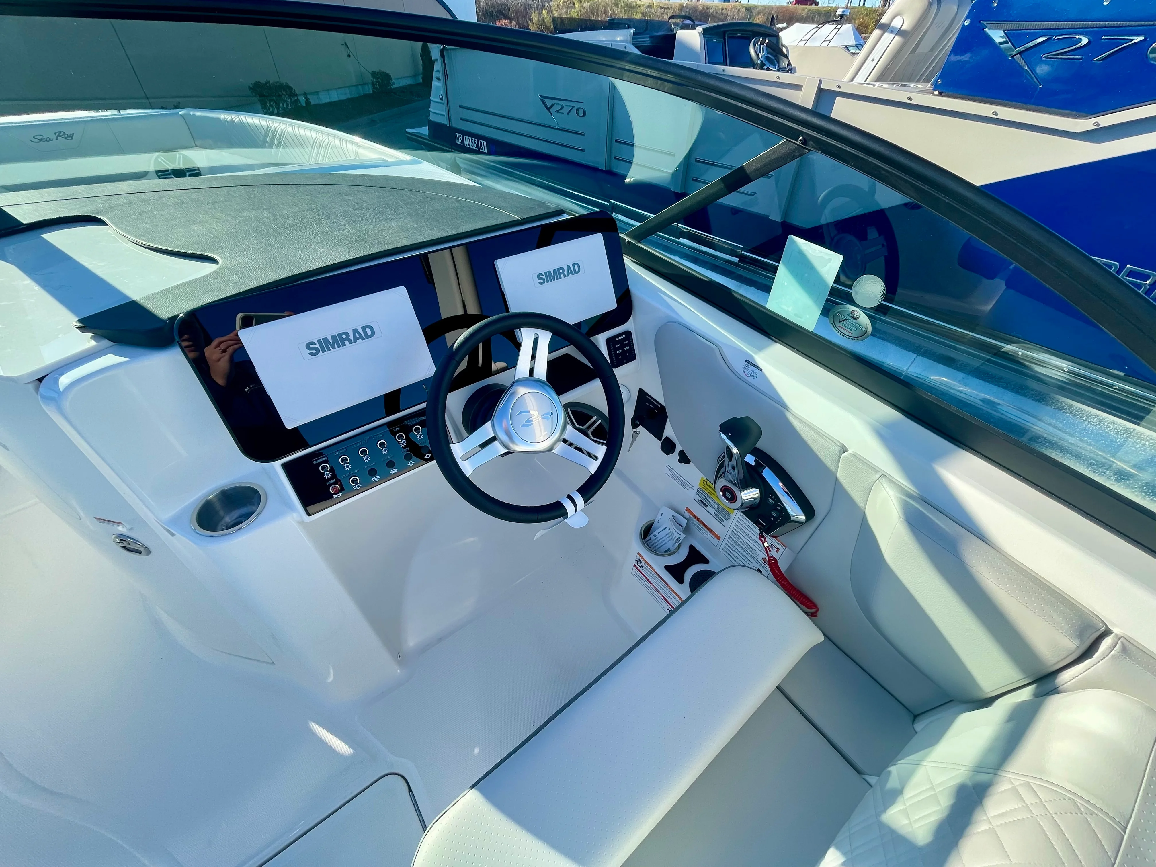 2026 Sea Ray SDX 230 Outboard Image Thumbnail #11