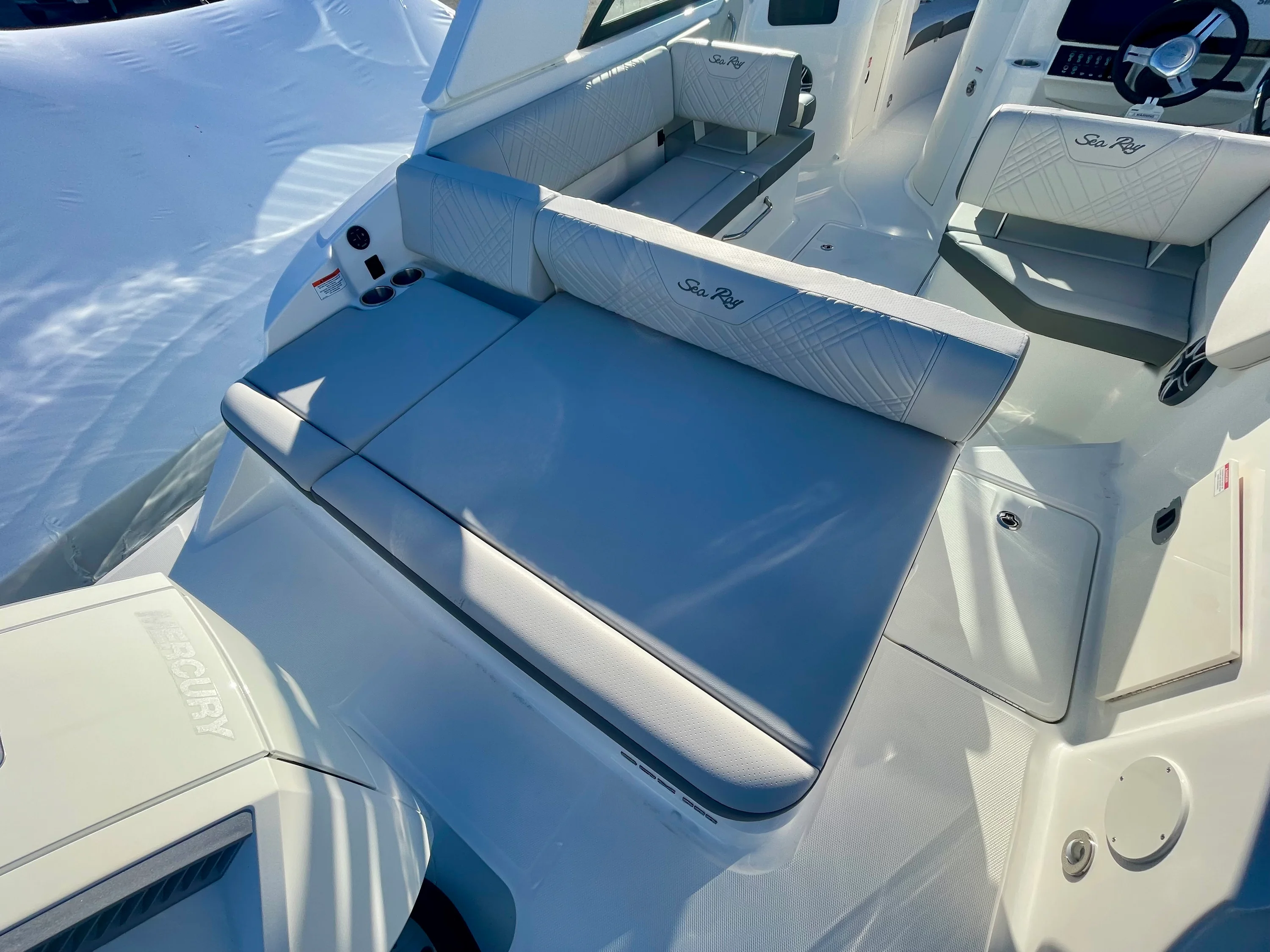 2026 Sea Ray SDX 230 Outboard Image Thumbnail #3