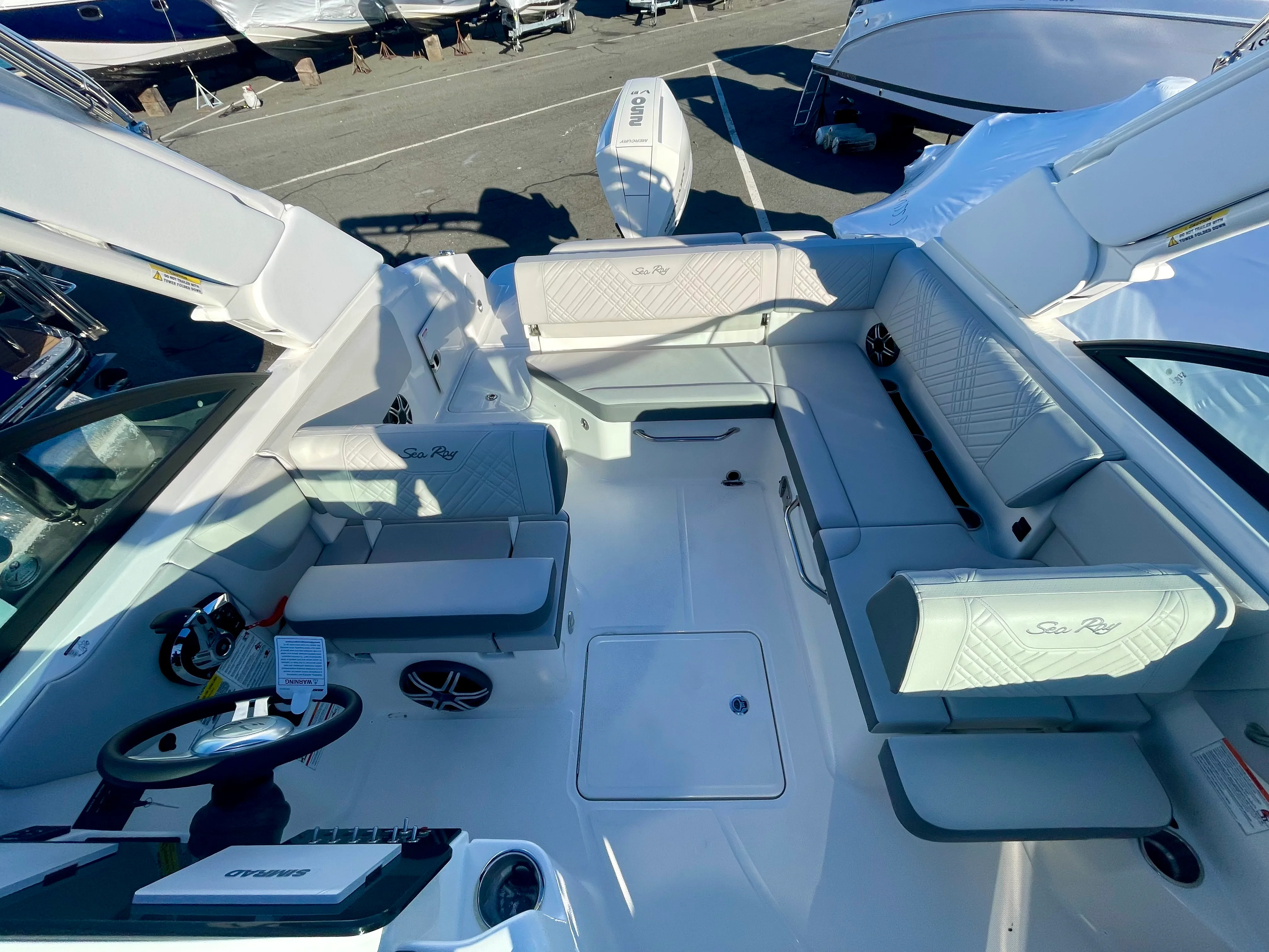 2026 Sea Ray SDX 230 Outboard Image Thumbnail #16