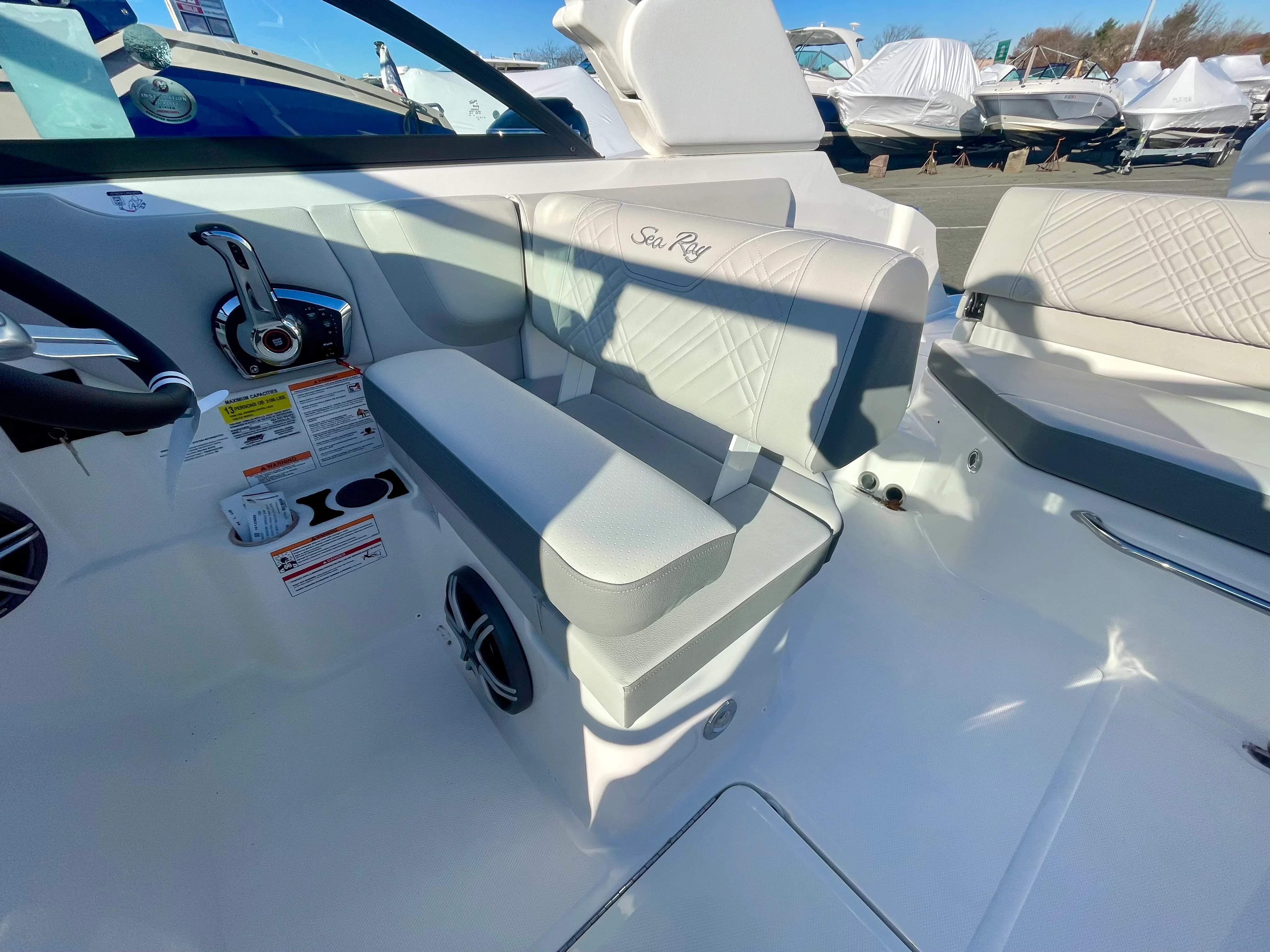 2026 Sea Ray SDX 230 Outboard Image Thumbnail #10