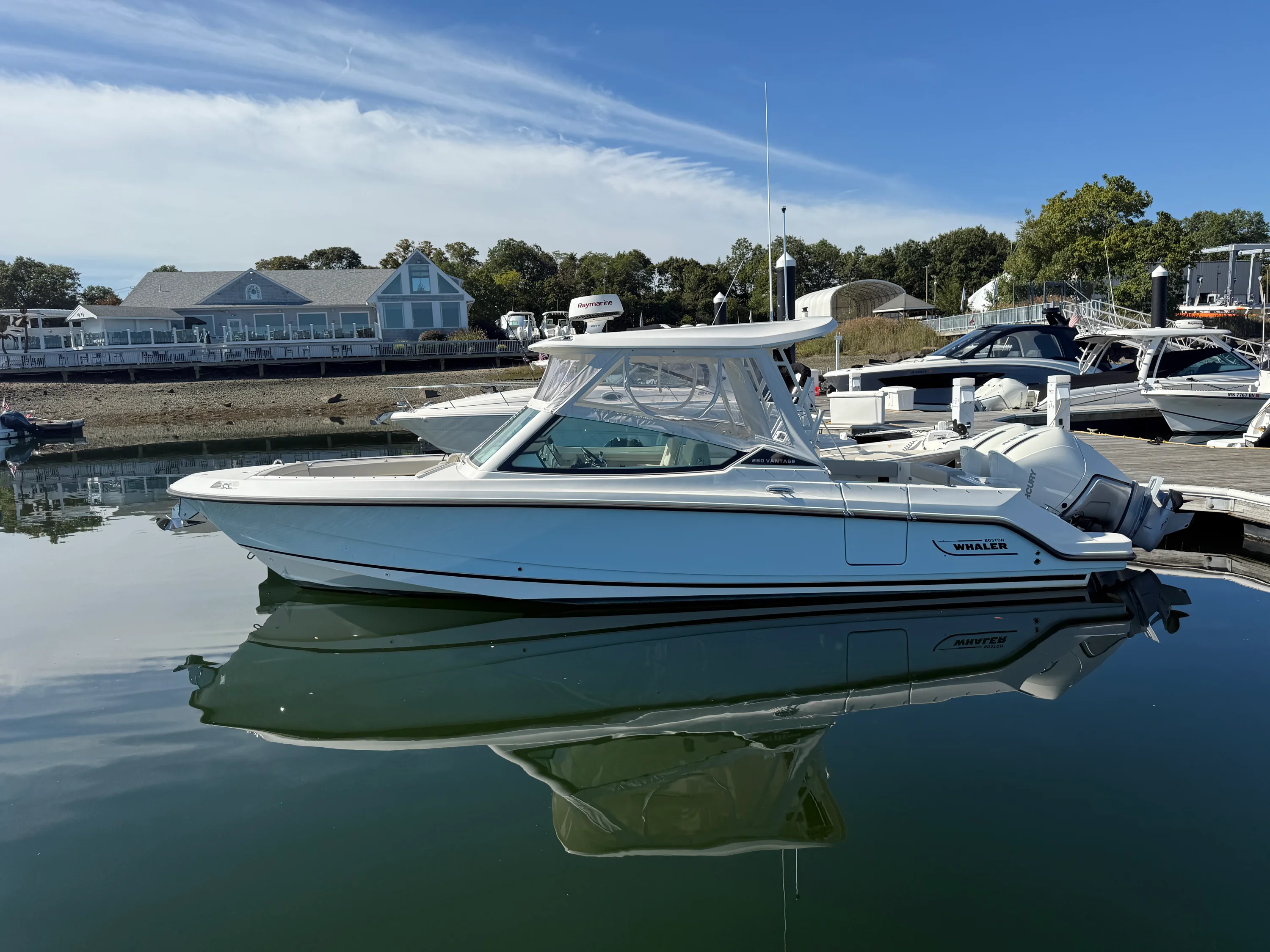 2022 Boston Whaler VANTAGE Image Thumbnail #0
