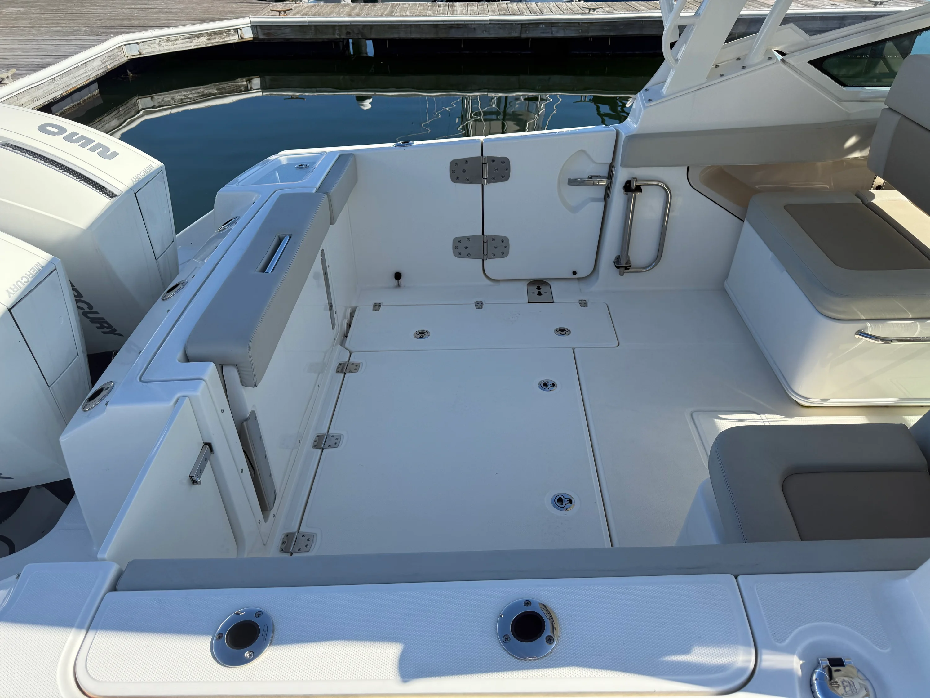 2022 Boston Whaler VANTAGE Image Thumbnail #6