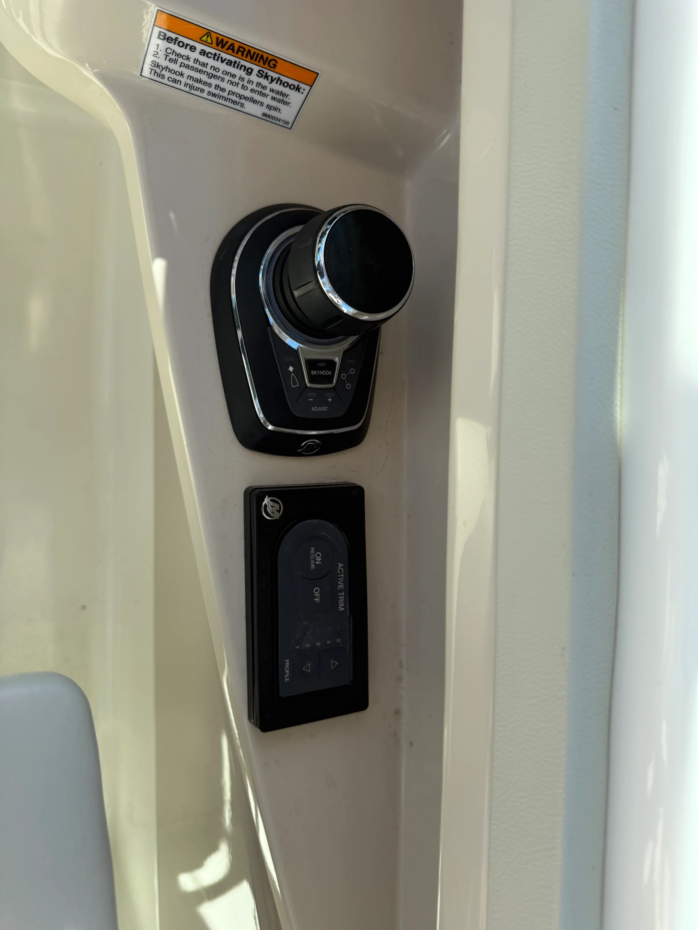 2022 Boston Whaler VANTAGE Image Thumbnail #15