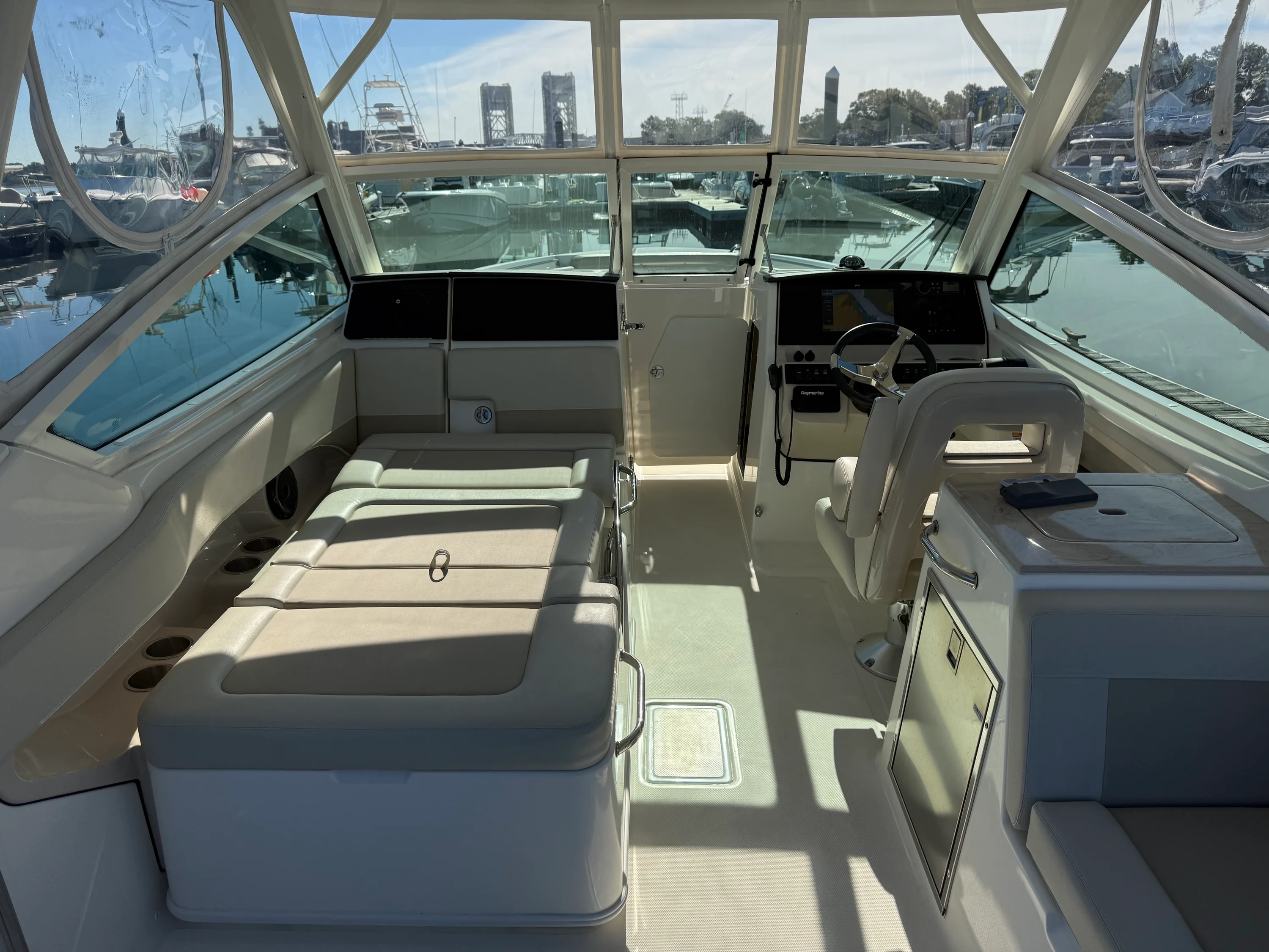 2022 Boston Whaler VANTAGE Image Thumbnail #12