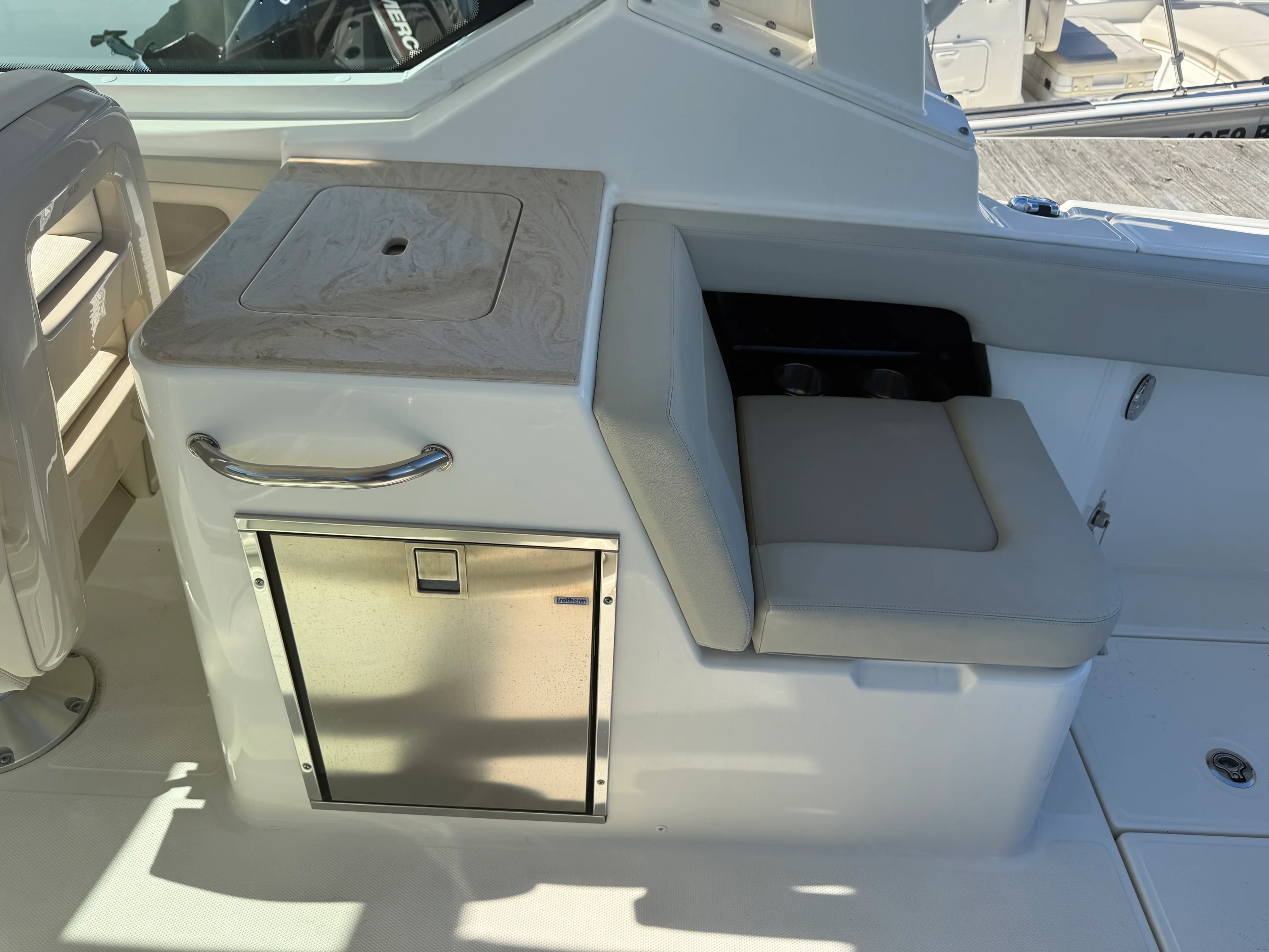 2022 Boston Whaler VANTAGE Image Thumbnail #10