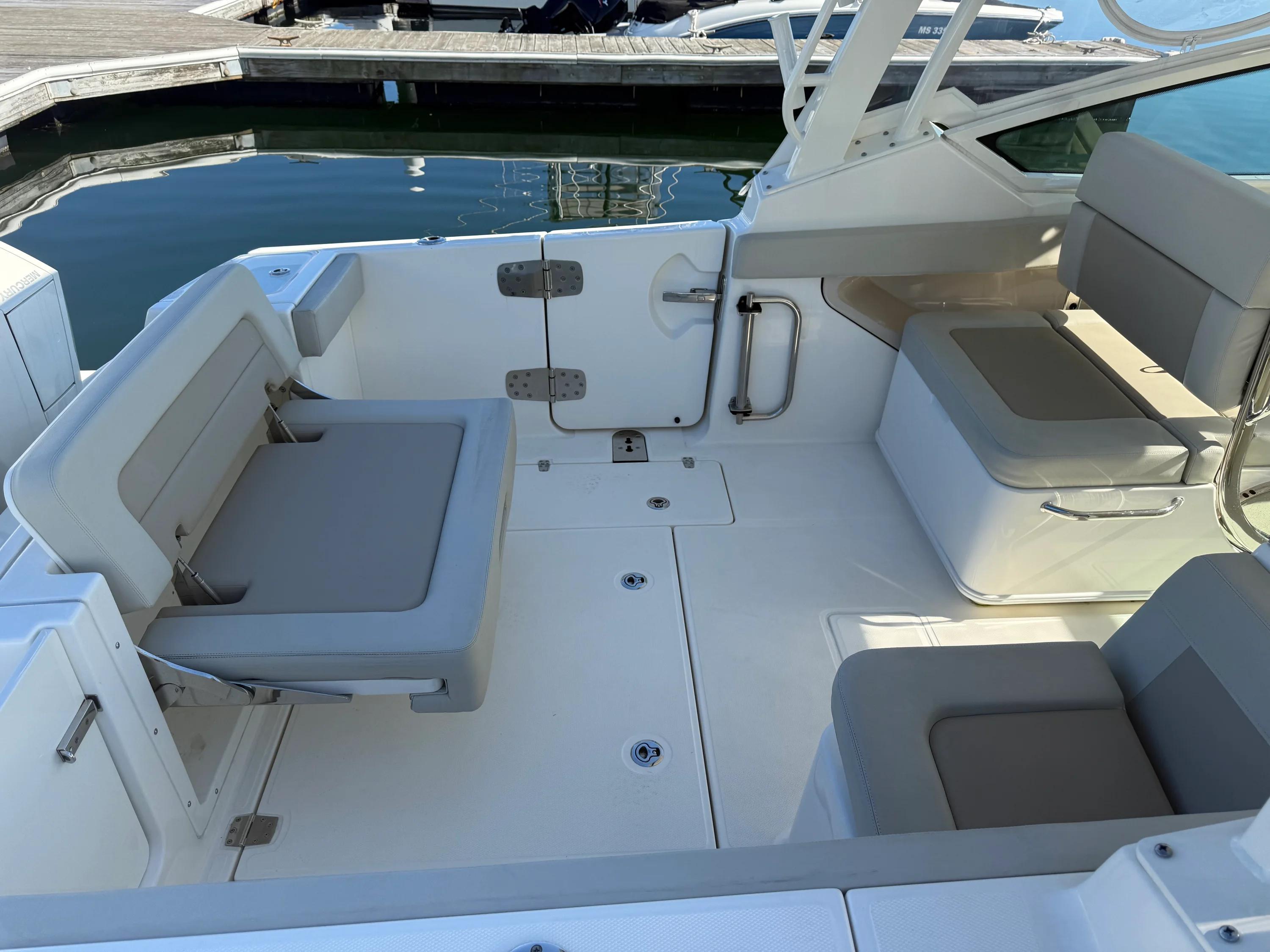 2022 Boston Whaler VANTAGE Image Thumbnail #7