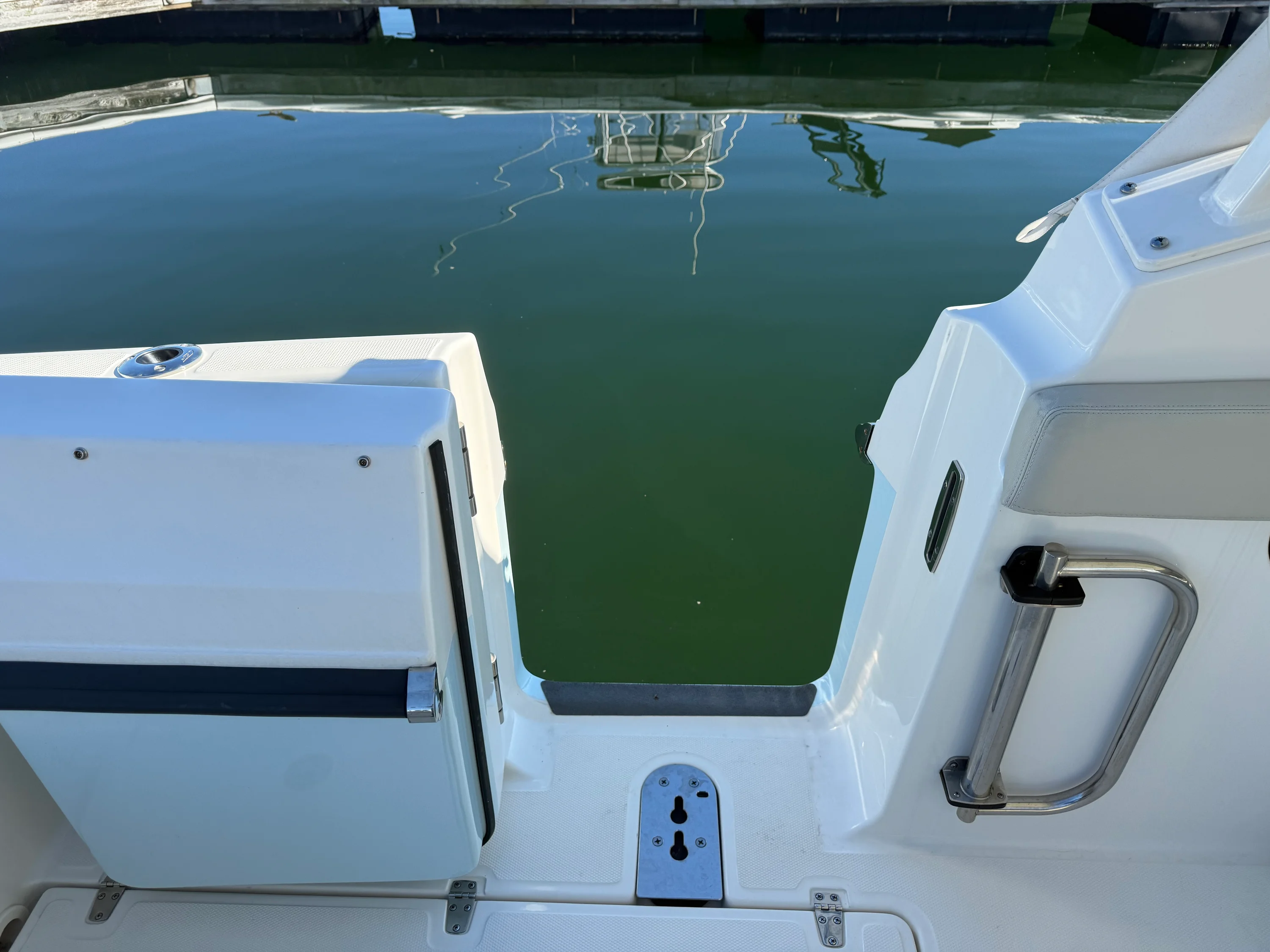 2022 Boston Whaler VANTAGE Image Thumbnail #8