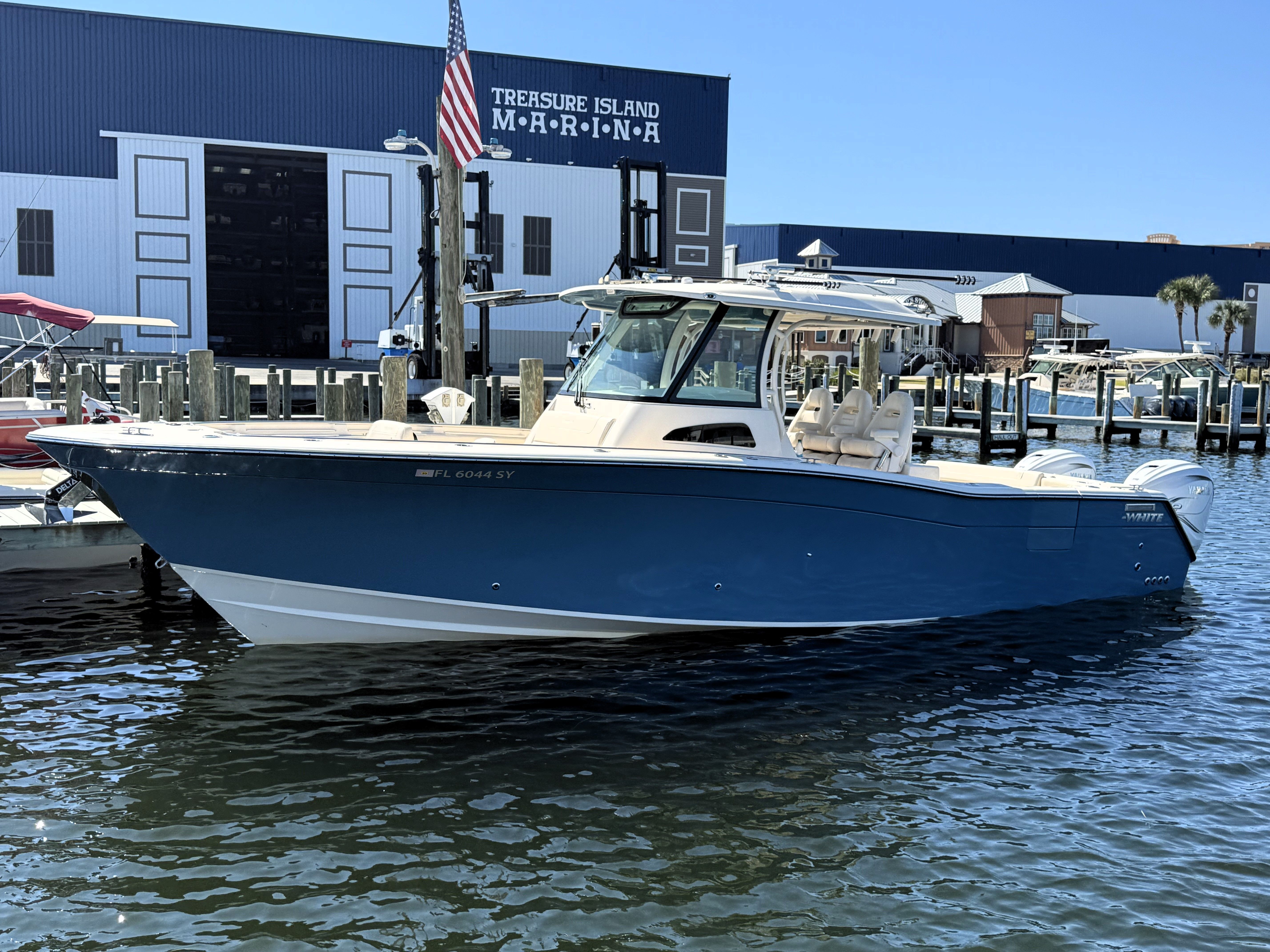 2021 Grady-White 336 CANYON Image Thumbnail #2