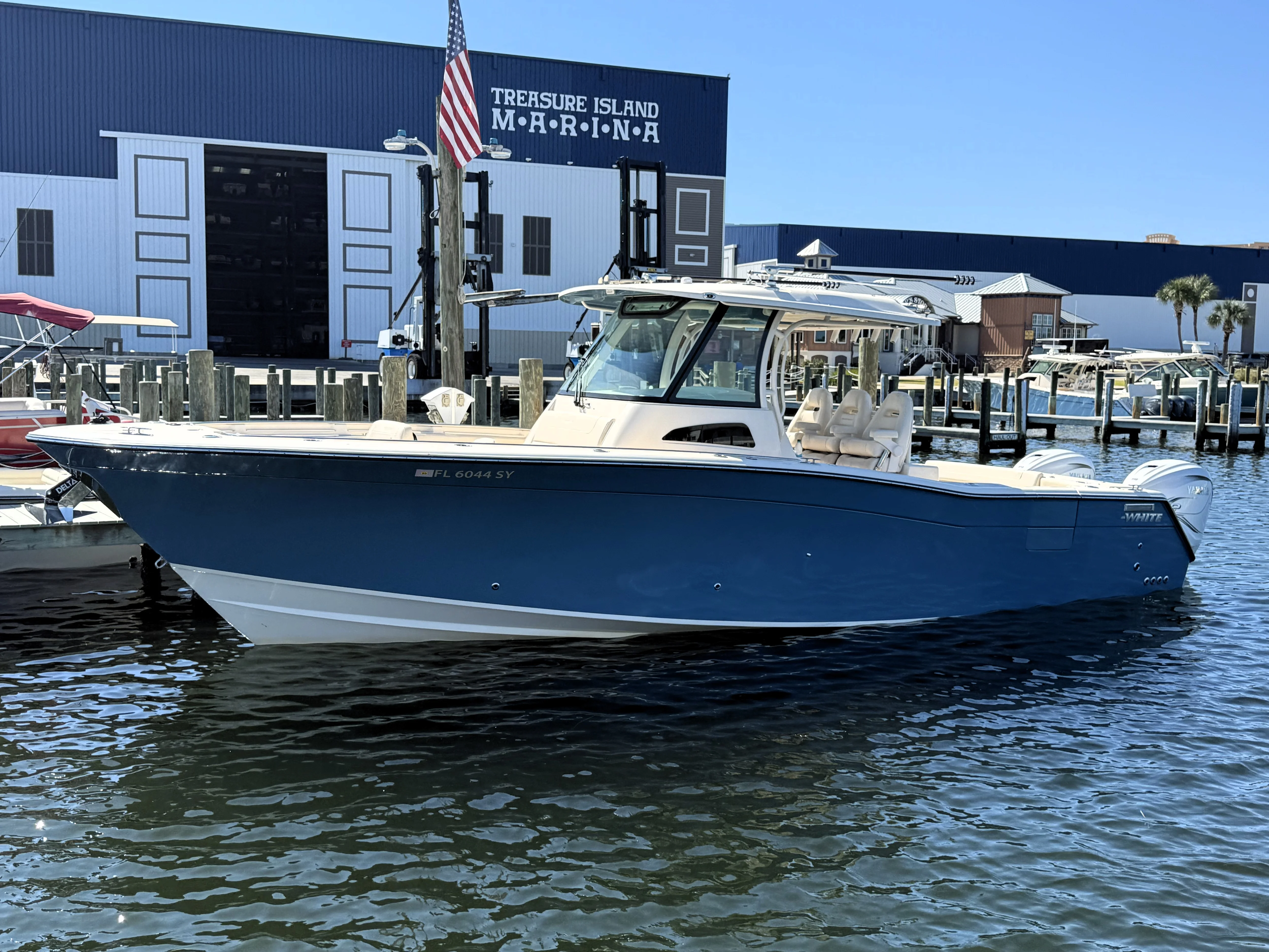 2021 Grady-White 336 CANYON Image Thumbnail #2