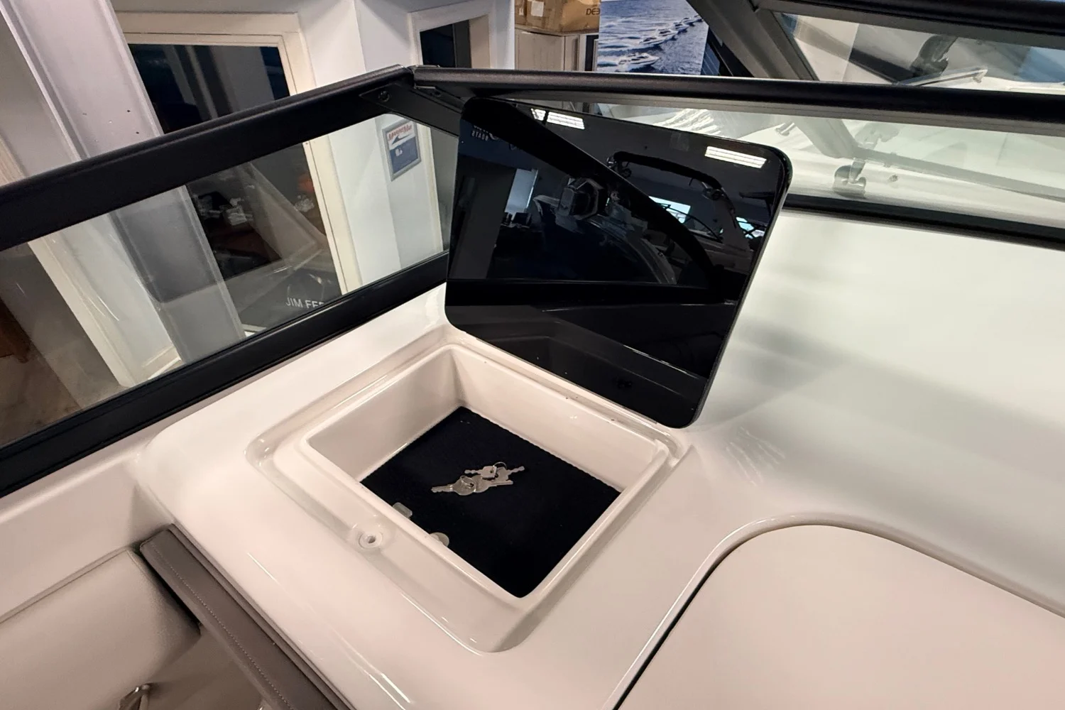 2026 Sea Ray SDX 290 Outboard Image Thumbnail #13