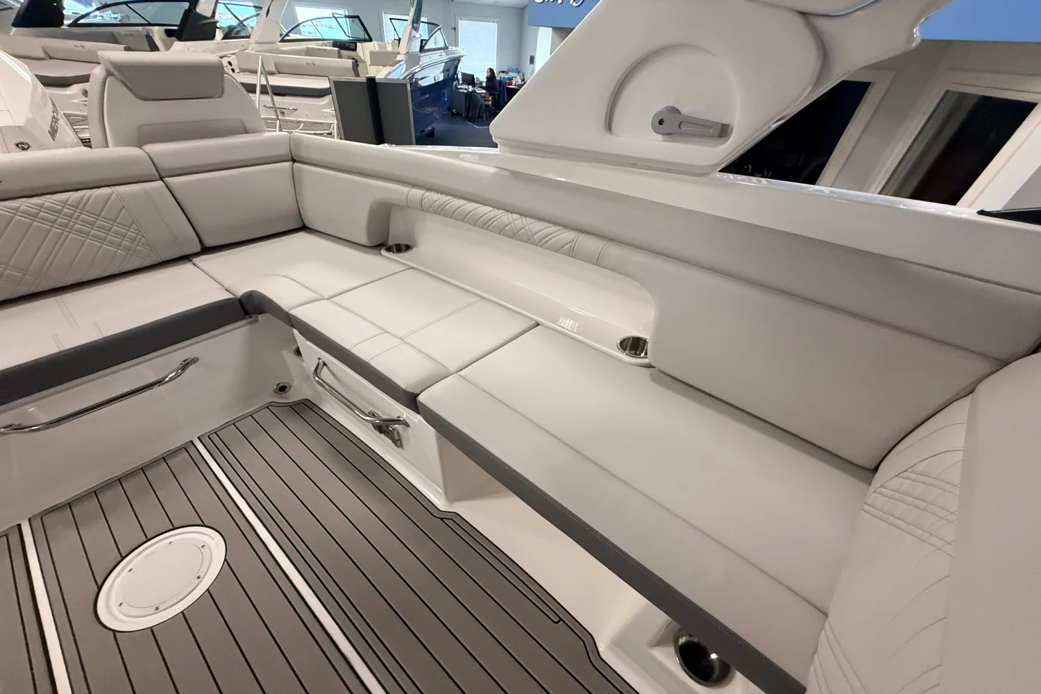 2026 Sea Ray SDX 290 Outboard Image Thumbnail #5