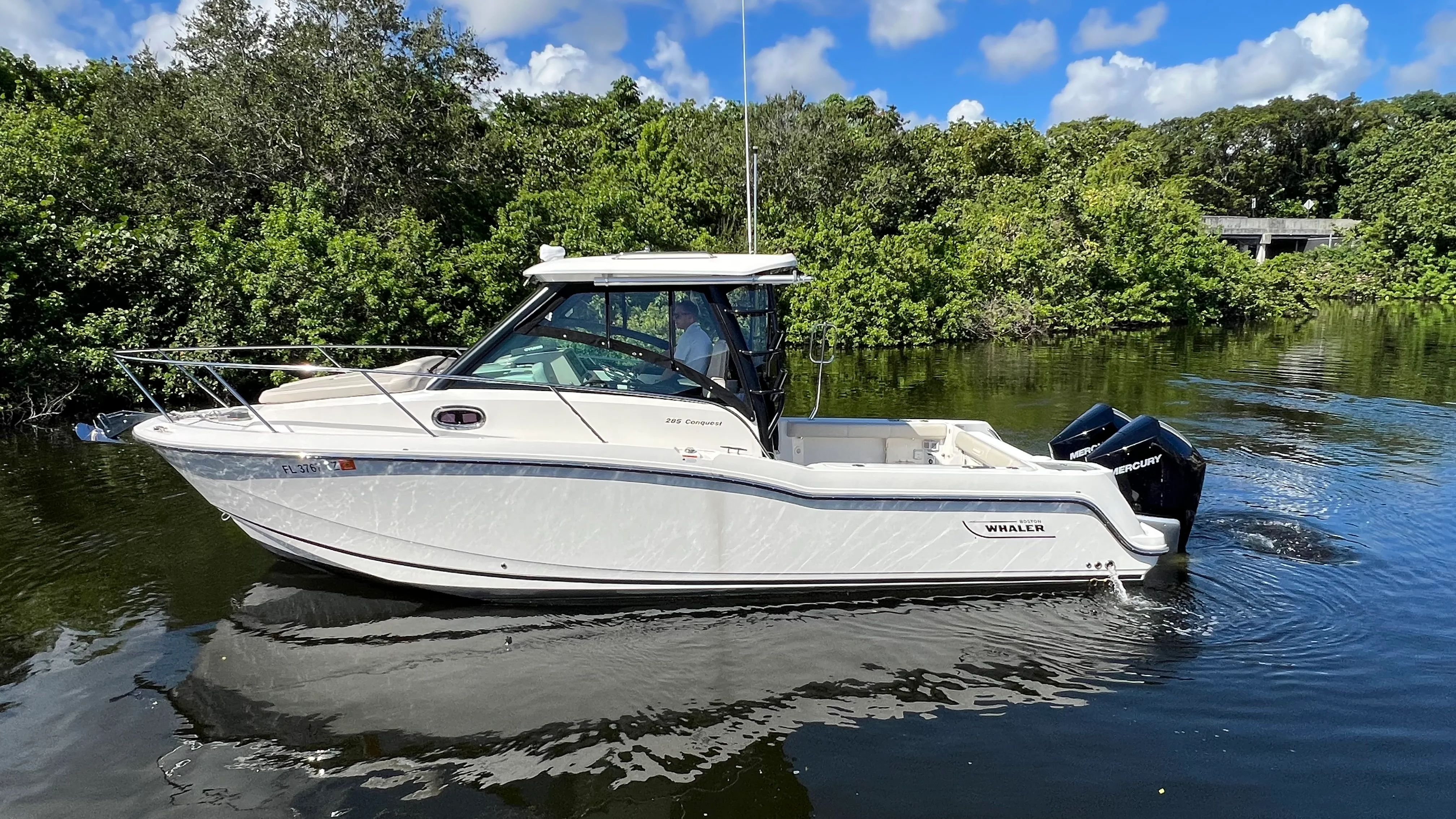 2024 Boston Whaler 285 CONQUEST Image Thumbnail #1