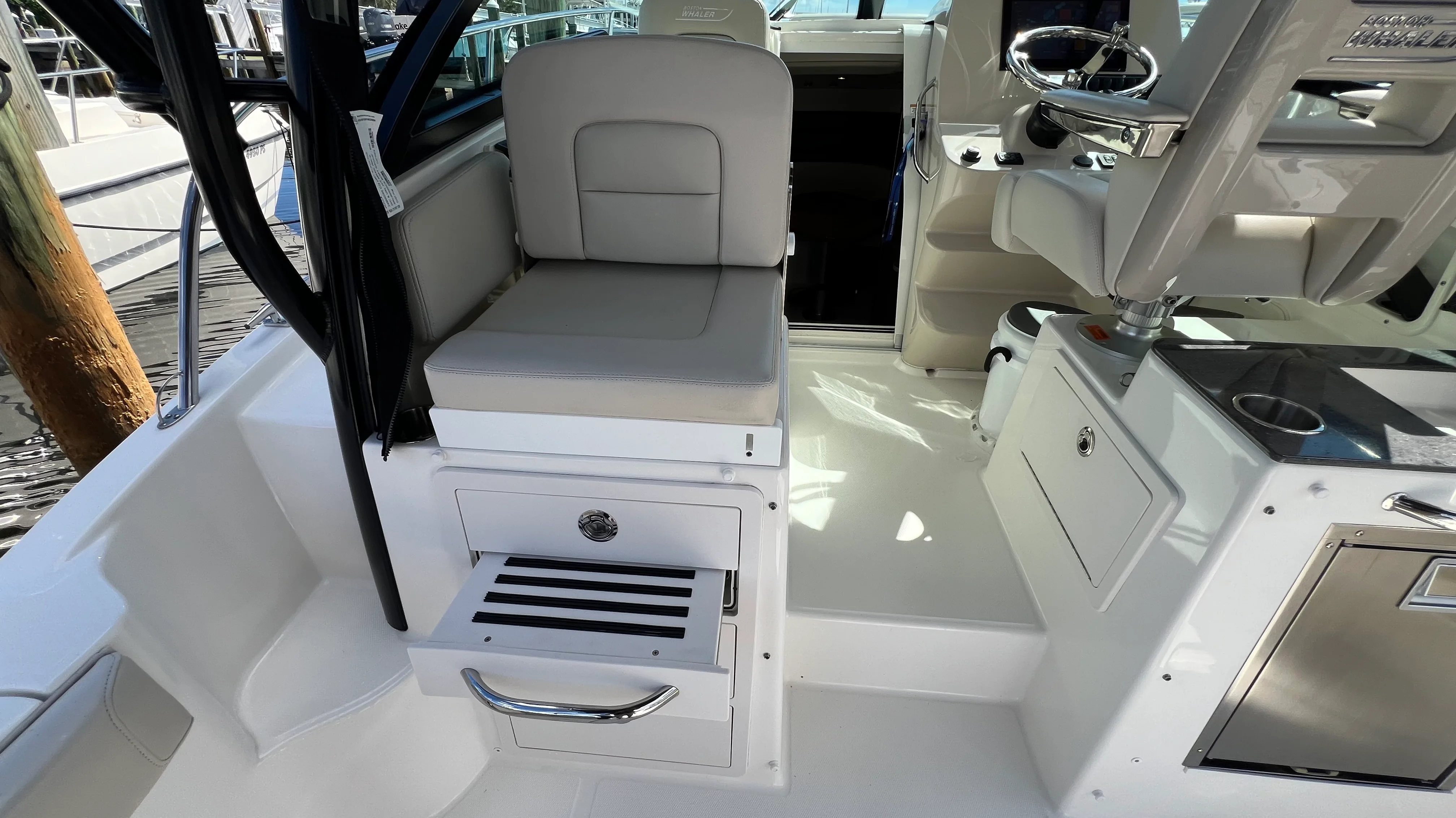 2024 Boston Whaler 285 CONQUEST Image Thumbnail #33