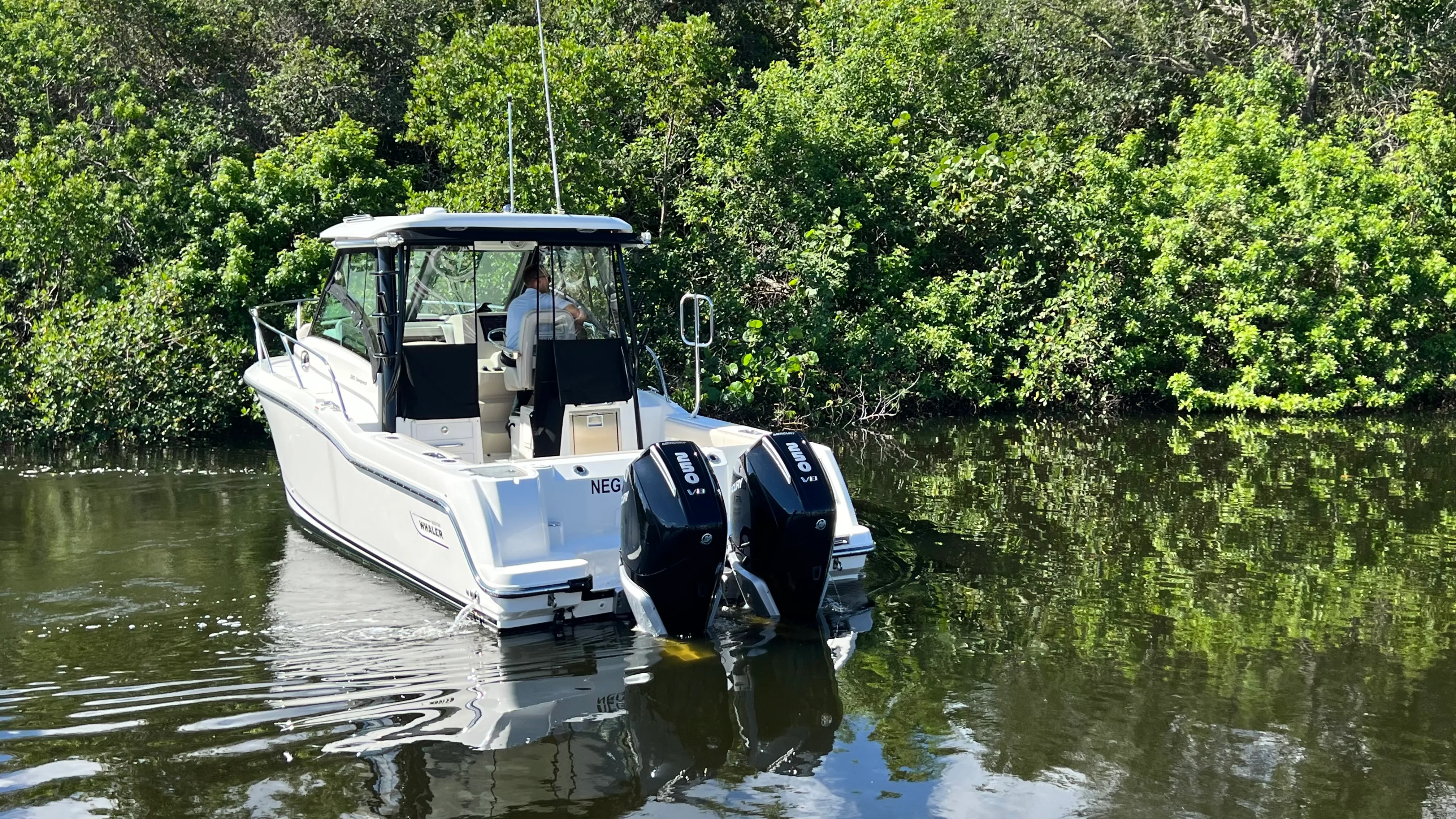 2024 Boston Whaler 285 CONQUEST Image Thumbnail #3