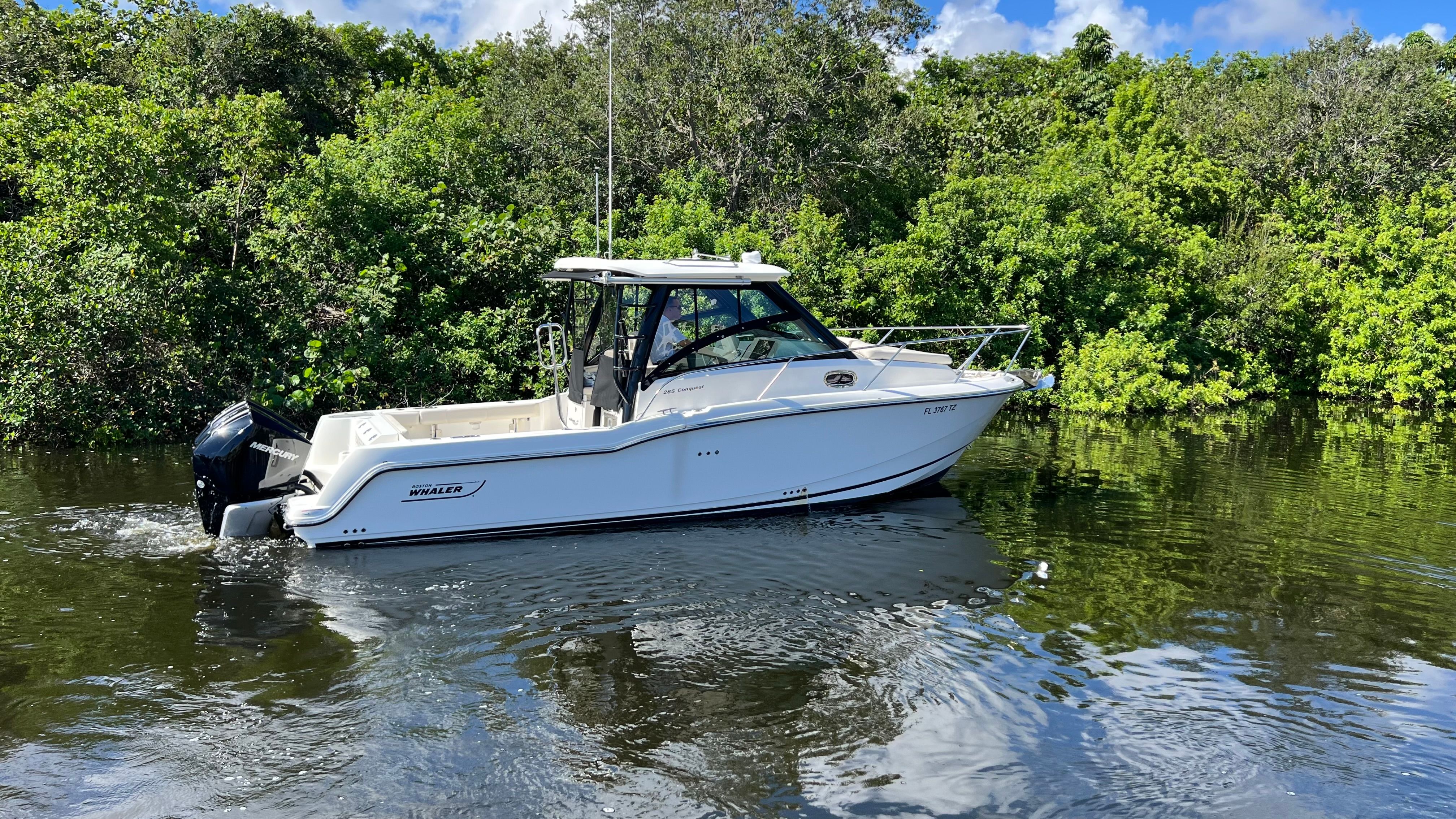 2024 Boston Whaler 285 CONQUEST Image Thumbnail #6