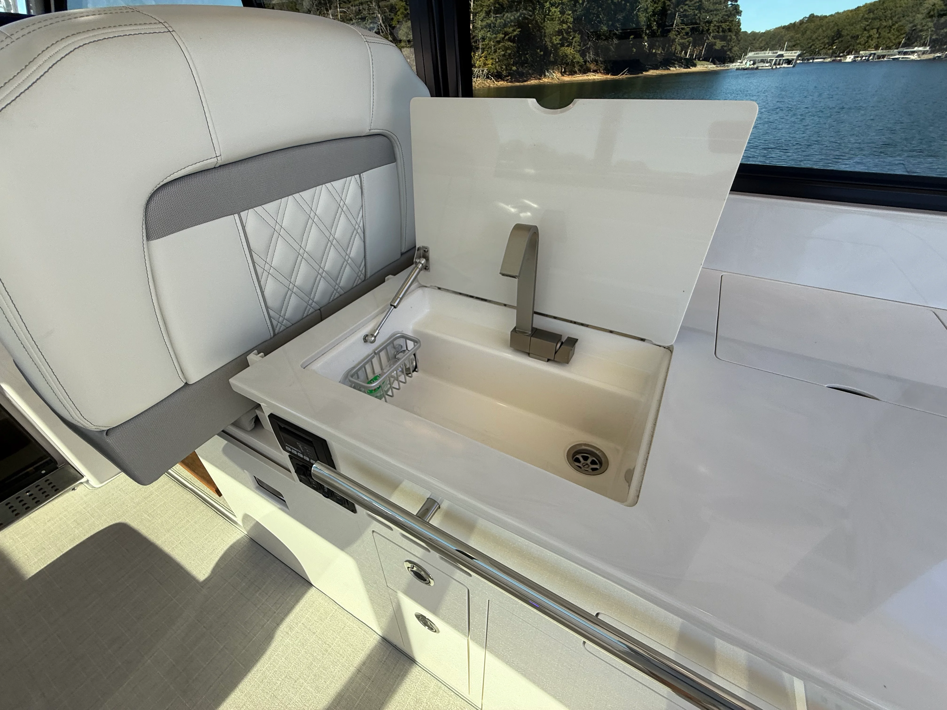 2021 Regal 36 GRAND COUPE Image Thumbnail #36