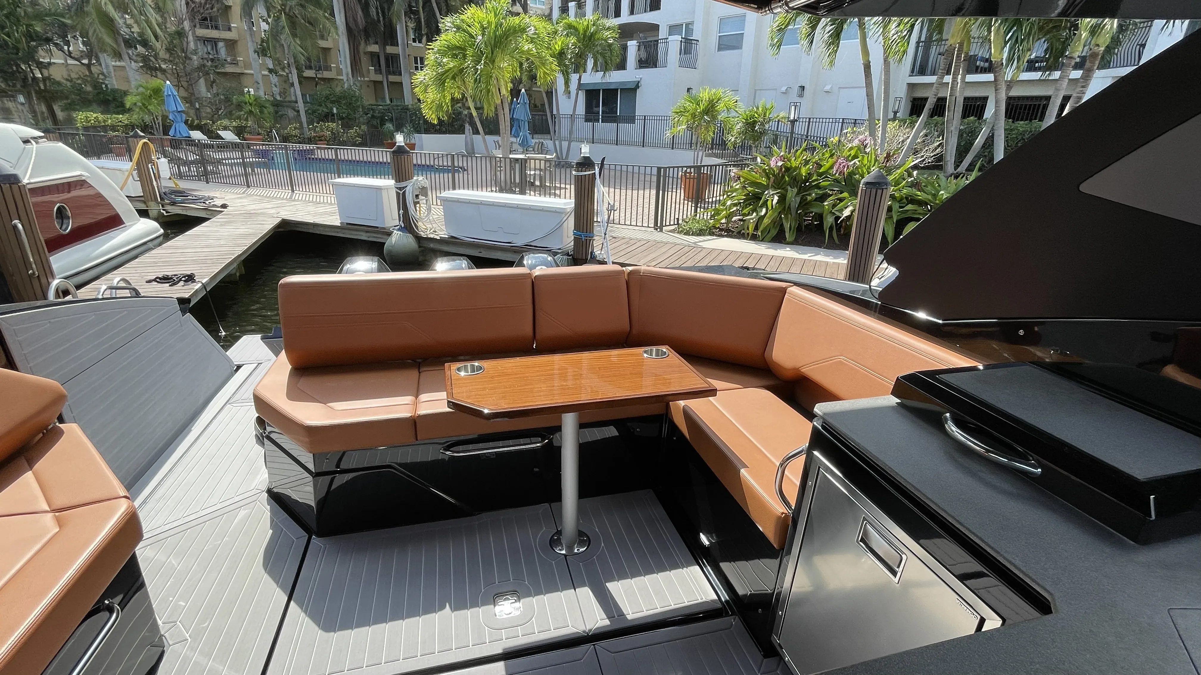 2023 Cruisers Yachts 38 GLS OB SB Image Thumbnail #20