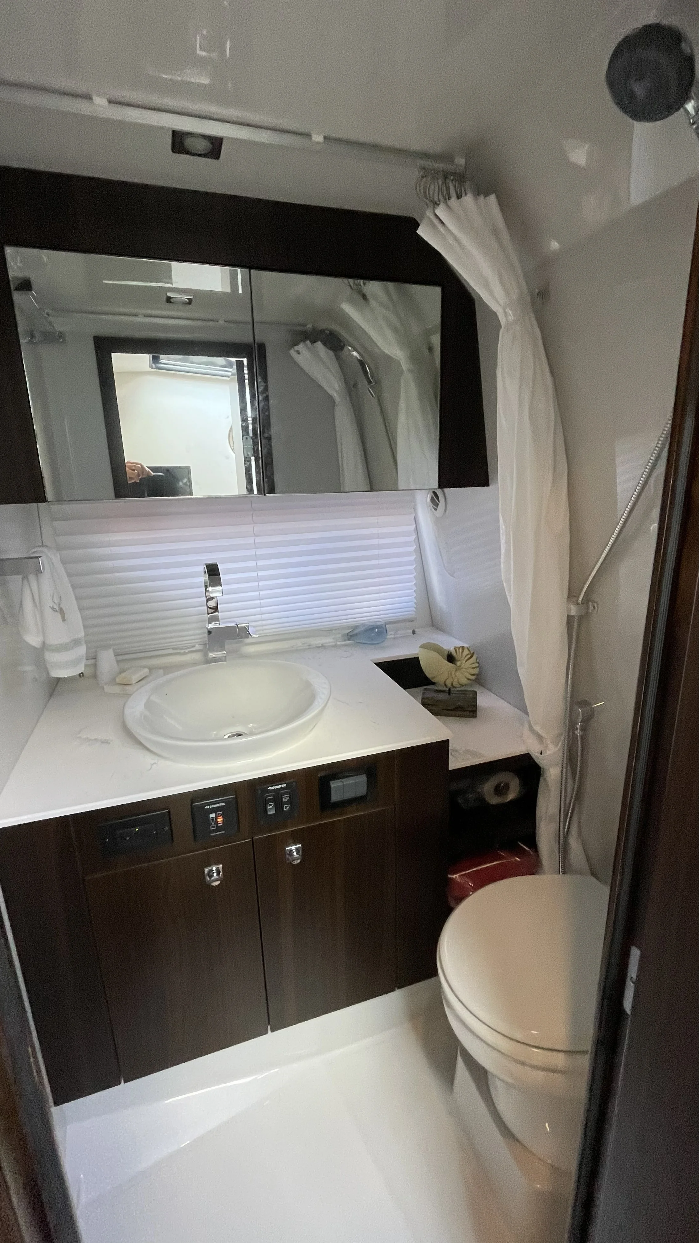 2023 Cruisers Yachts 38 GLS OB SB Image Thumbnail #25