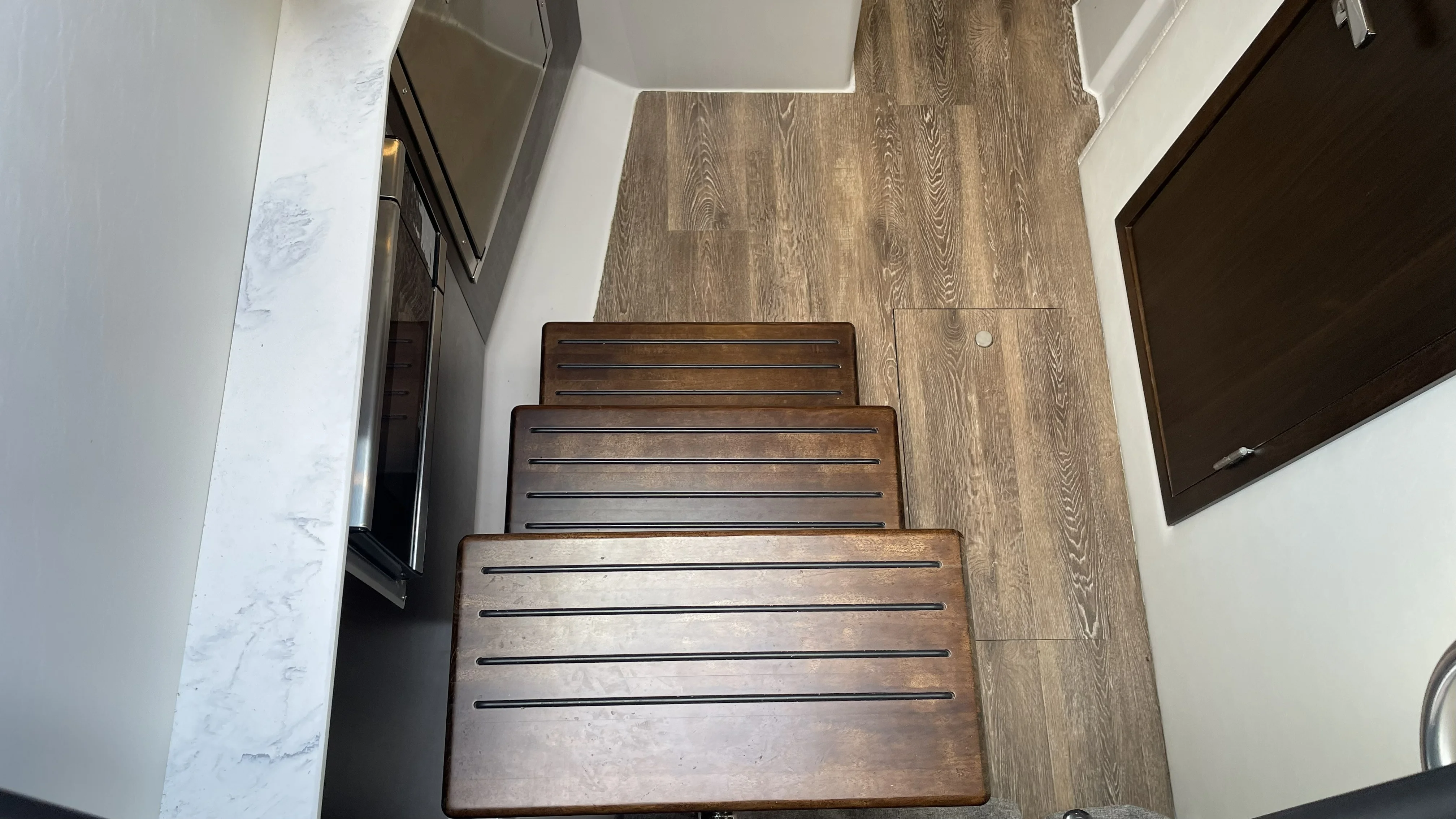 2023 Cruisers Yachts 38 GLS OB SB Image Thumbnail #22