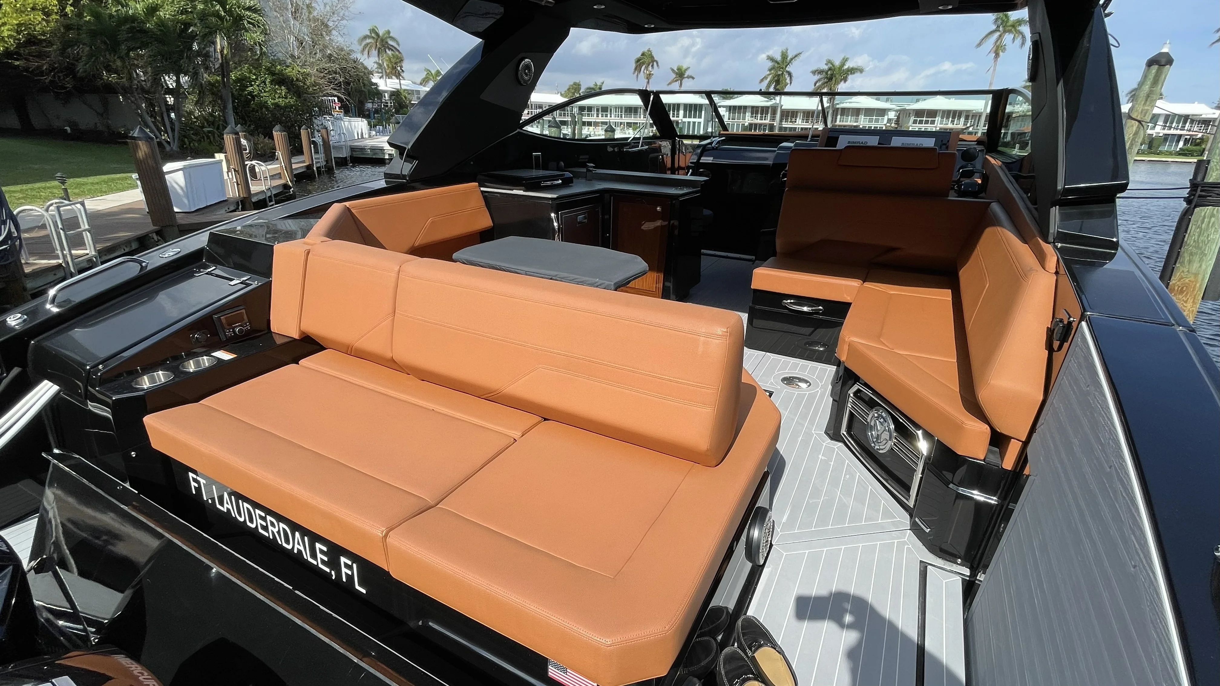 2023 Cruisers Yachts 38 GLS OB SB Image Thumbnail #6