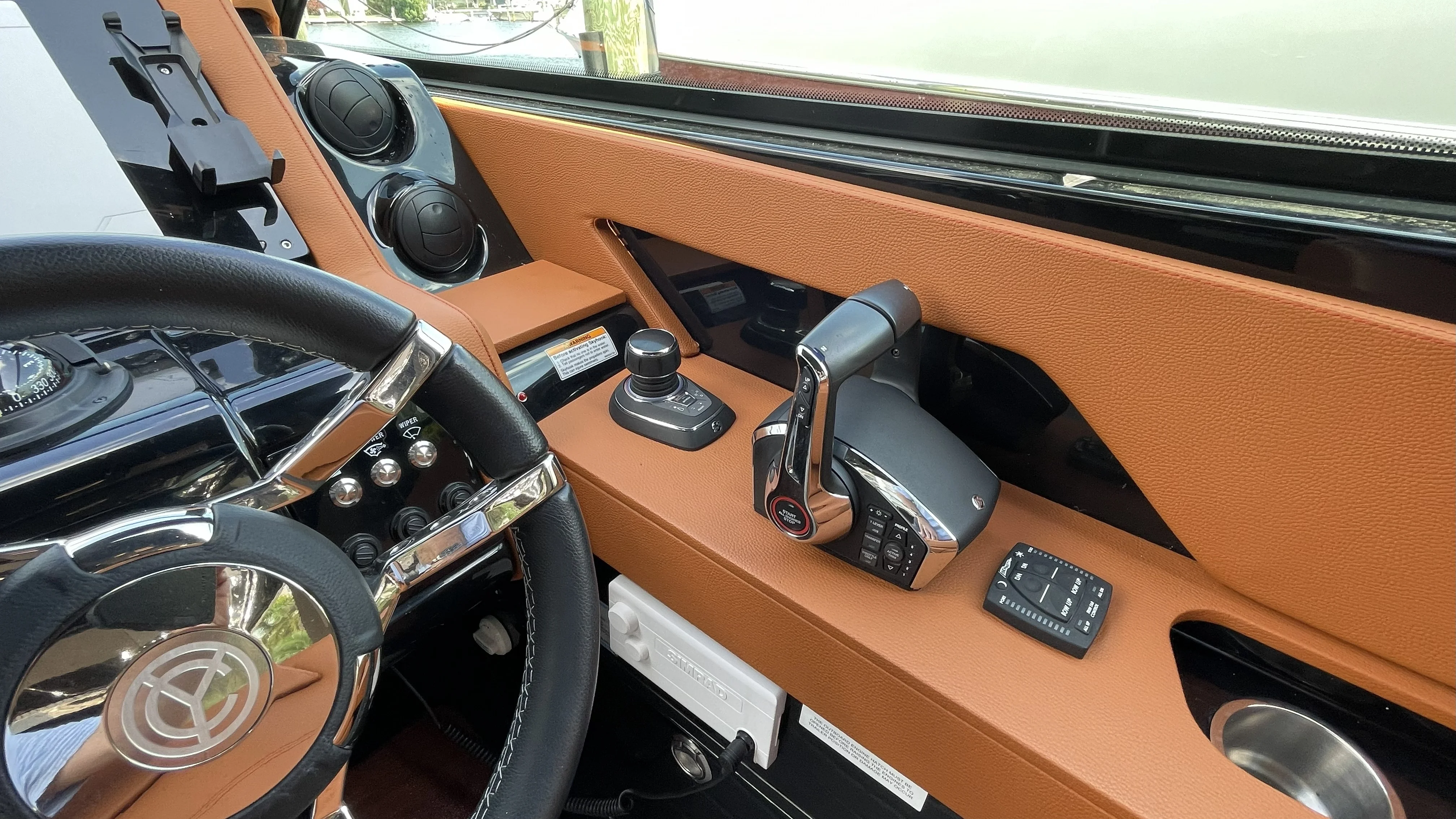 2023 Cruisers Yachts 38 GLS OB SB Image Thumbnail #14