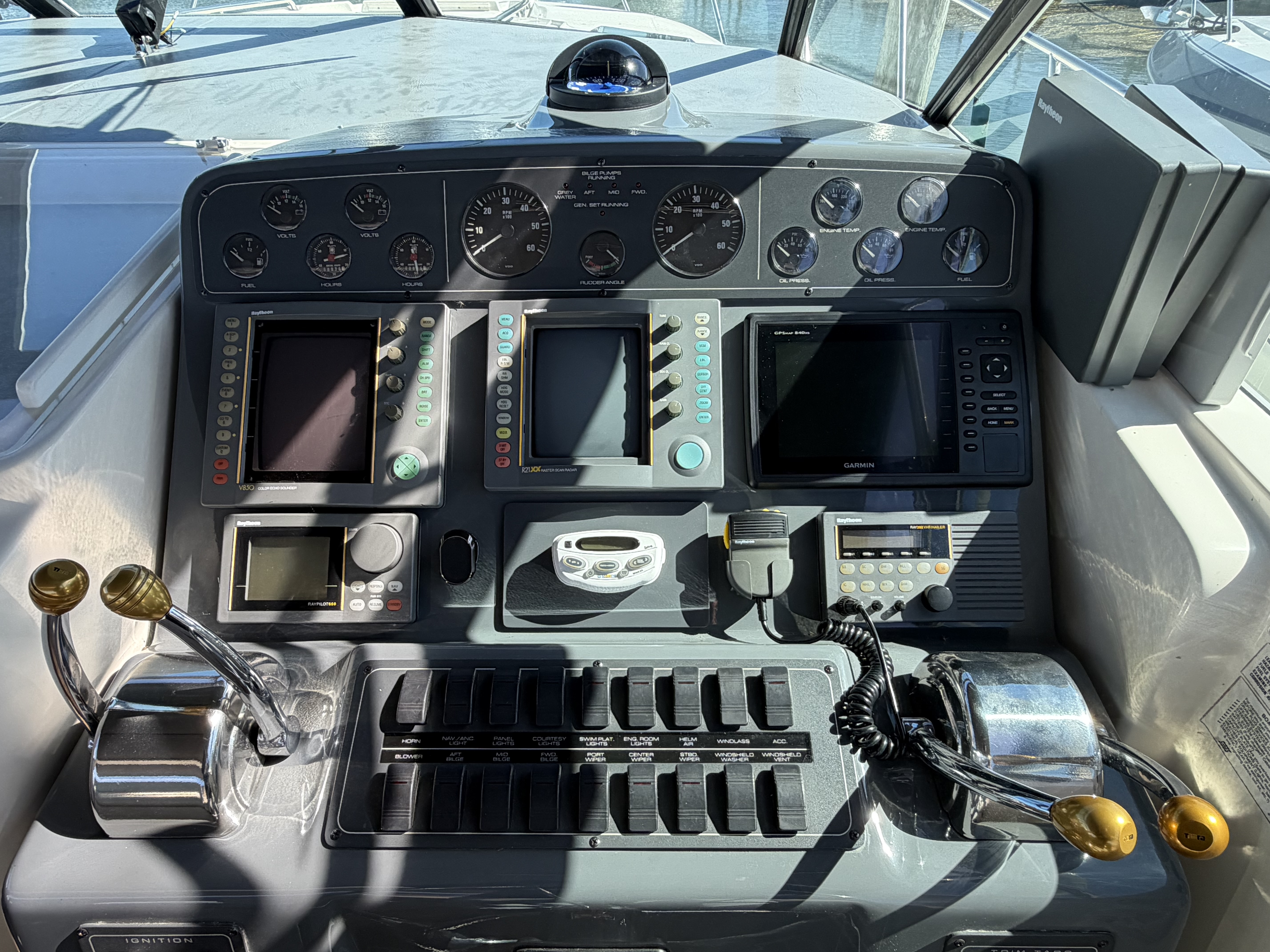 1995 Tiara Yachts 3500 EXPRESS Image Thumbnail #8