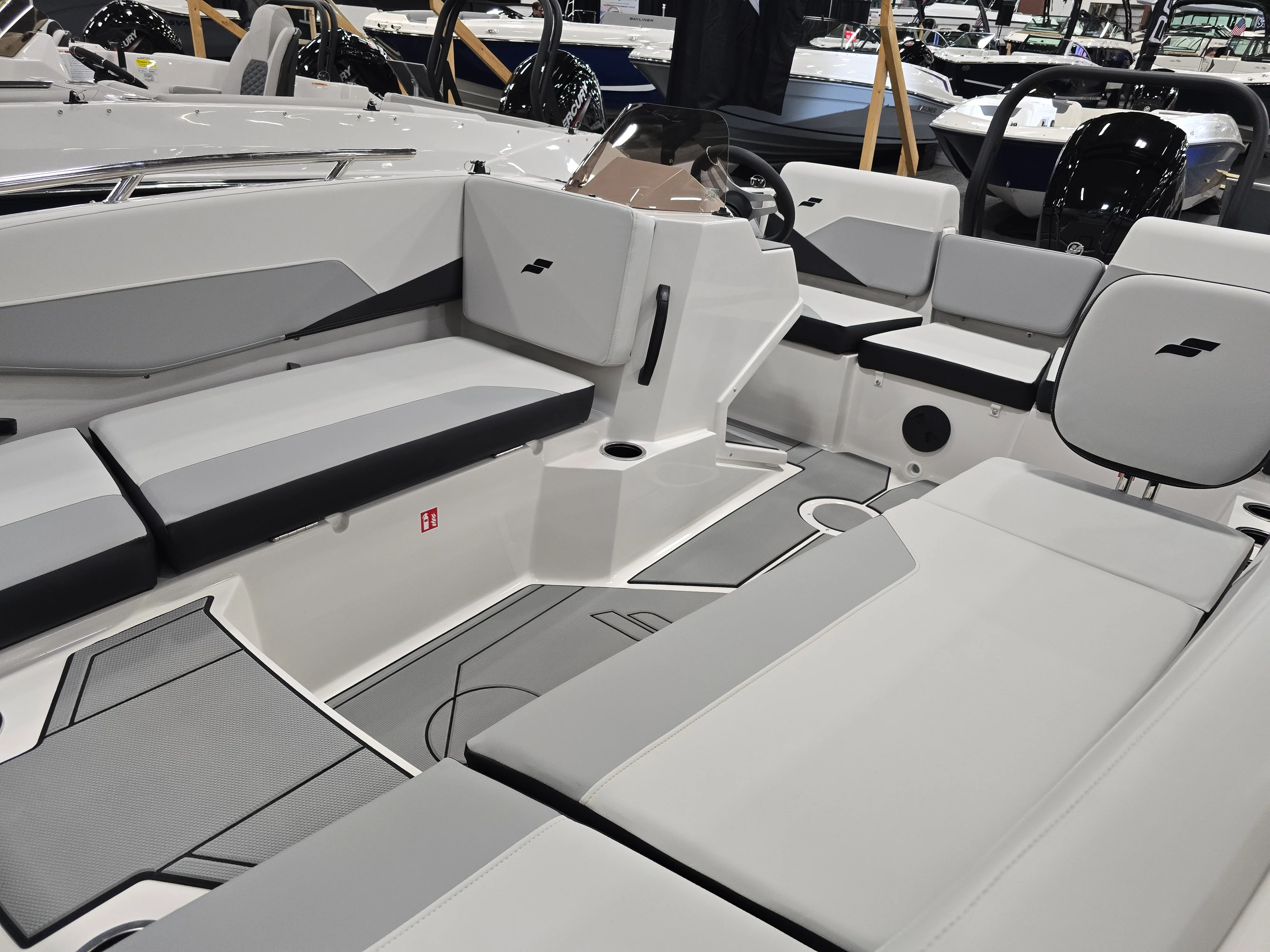 2026 Starcraft SV 16 OB Image Thumbnail #11