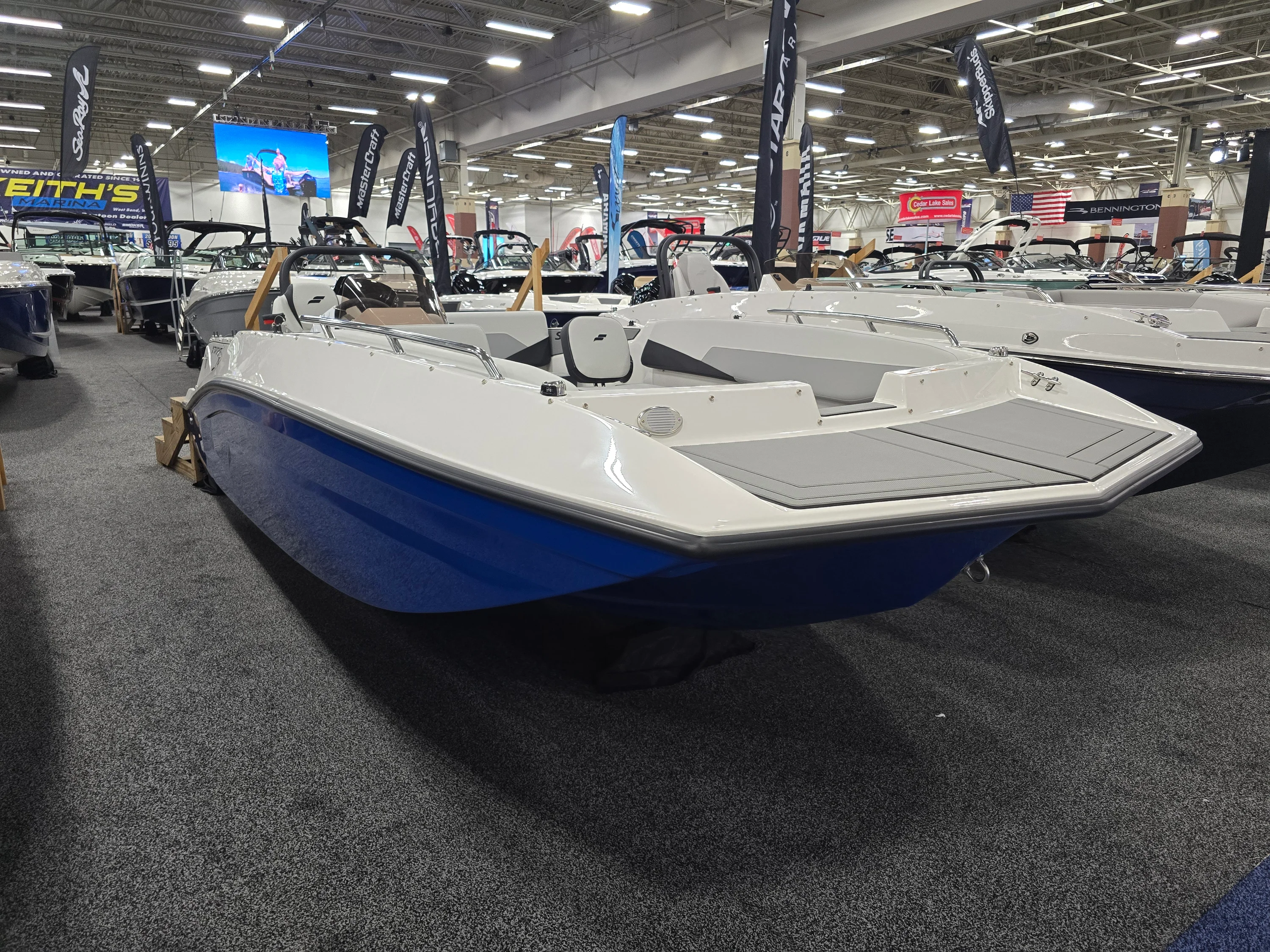 2026 Starcraft SV 18 OB Image Thumbnail #1