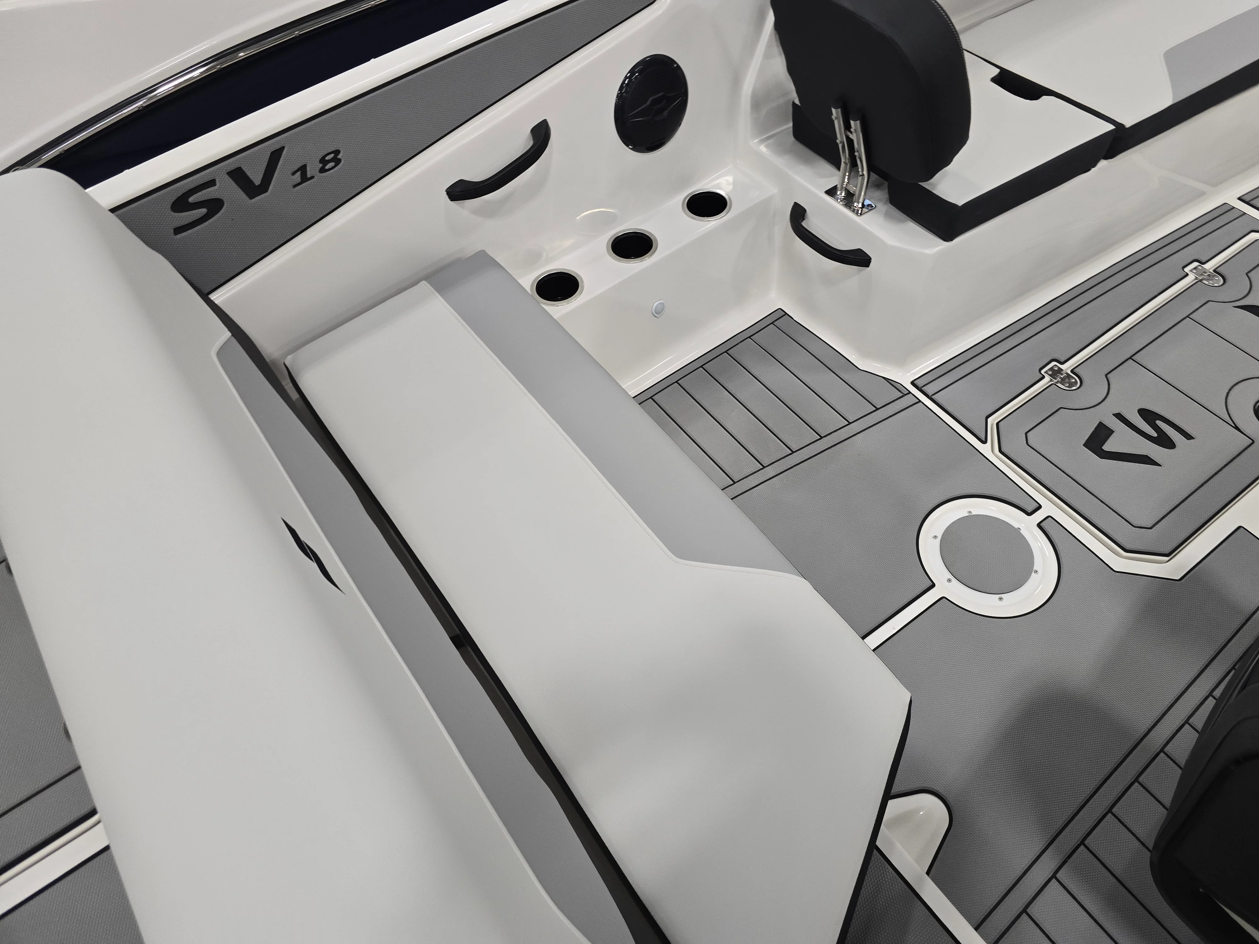 2026 Starcraft SV 18 OB Image Thumbnail #17