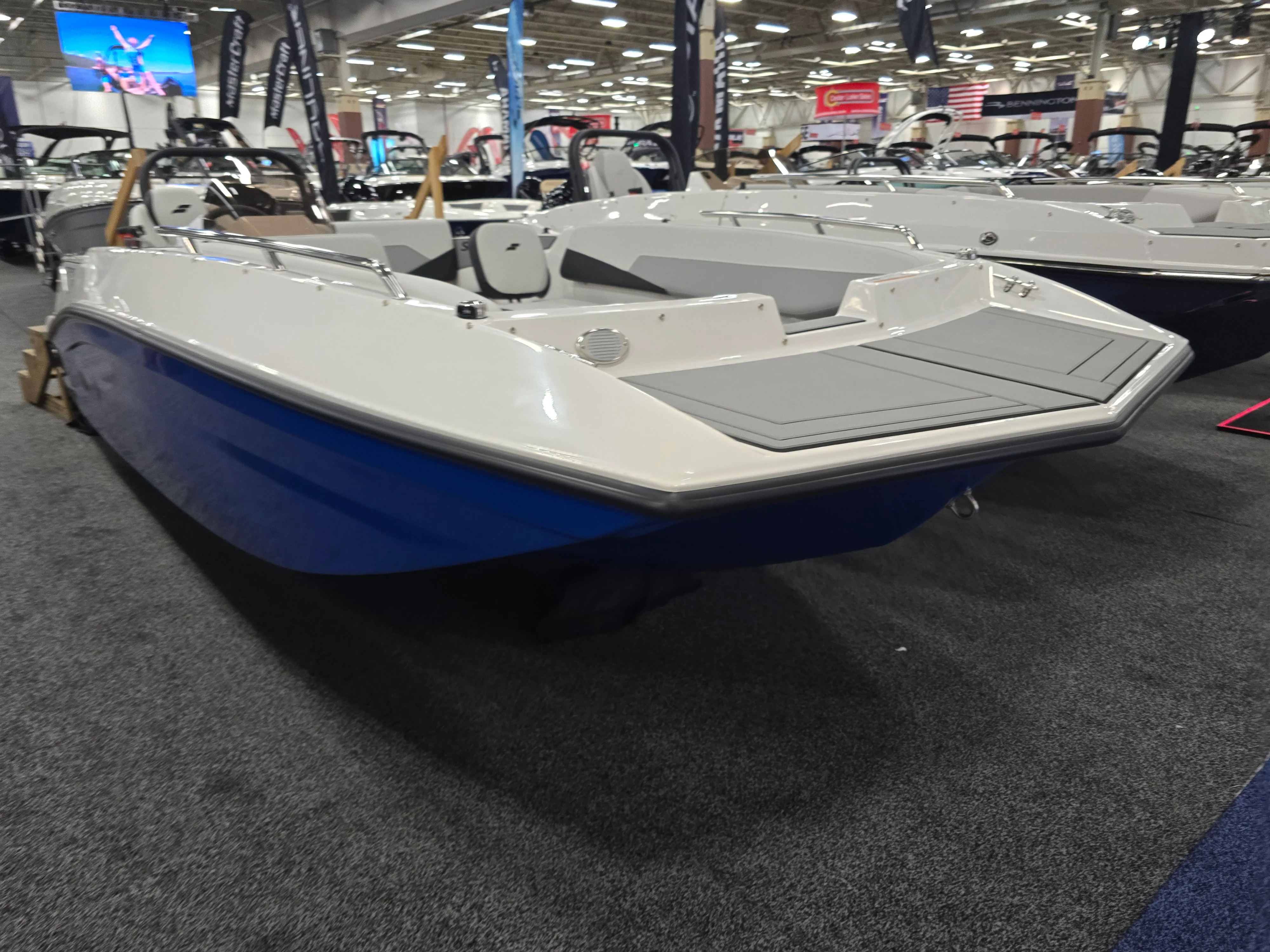 2026 Starcraft SV 18 OB Image Thumbnail #0