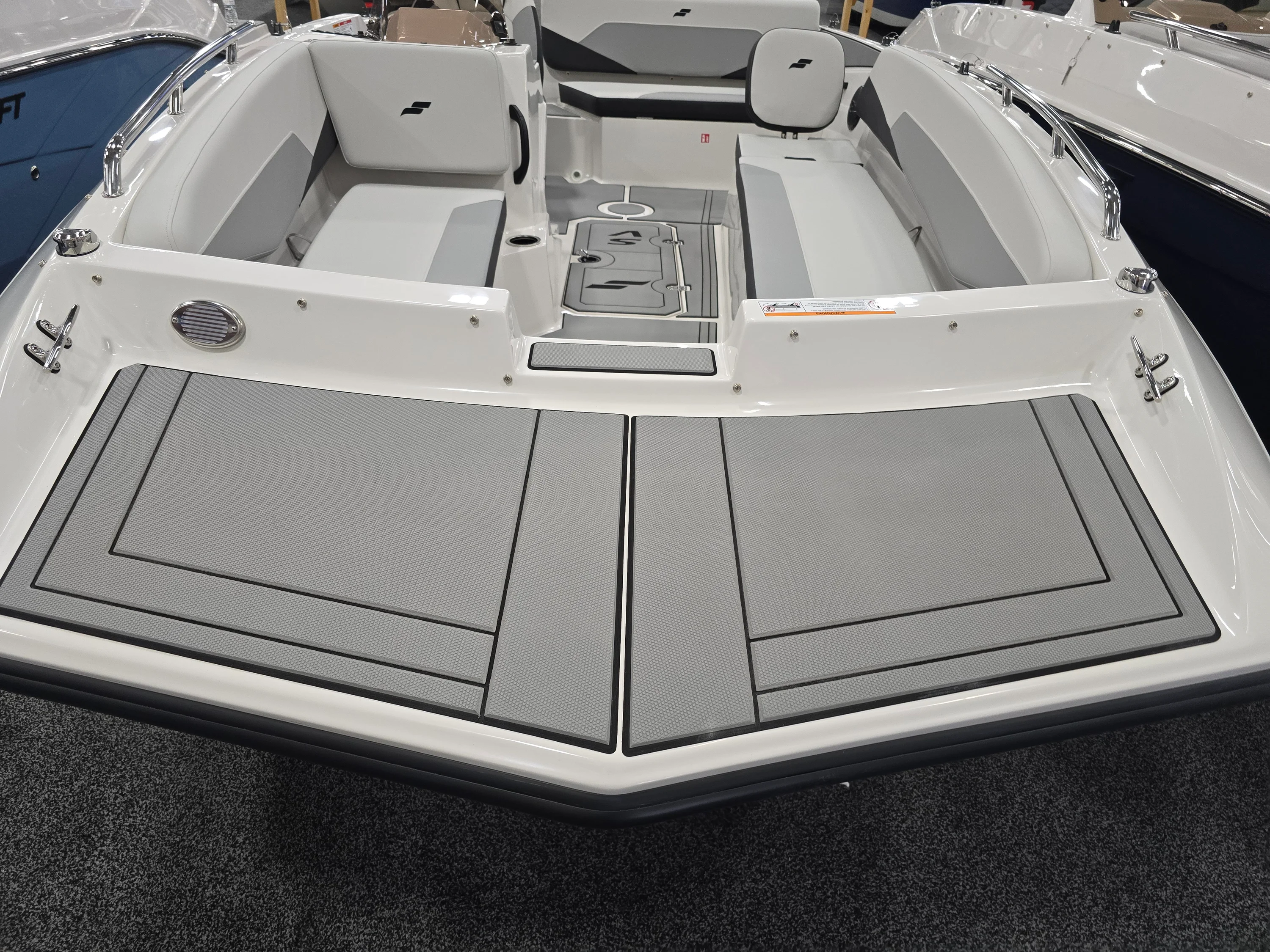 2026 Starcraft SV 18 OB Image Thumbnail #6