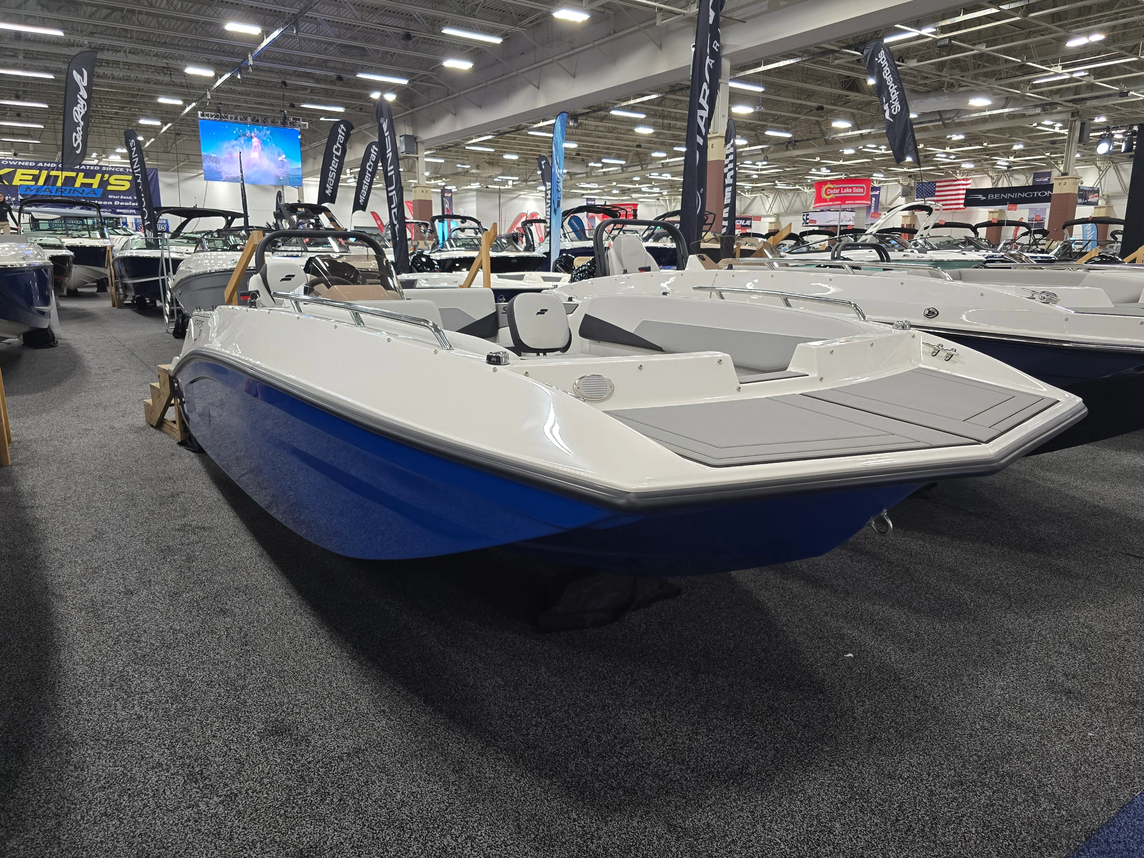 2026 Starcraft SV 18 OB Image Thumbnail #2