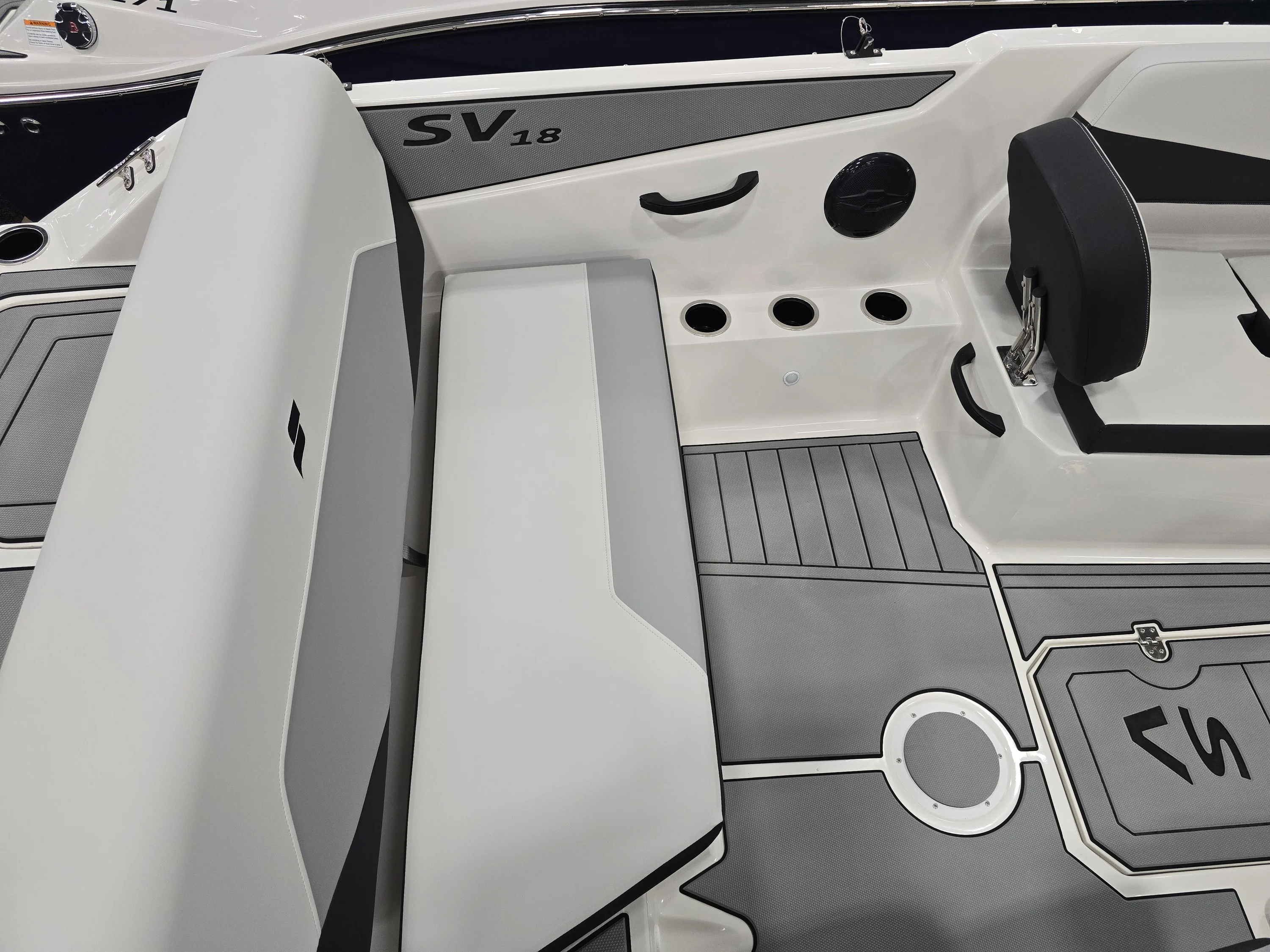 2026 Starcraft SV 18 OB Image Thumbnail #16