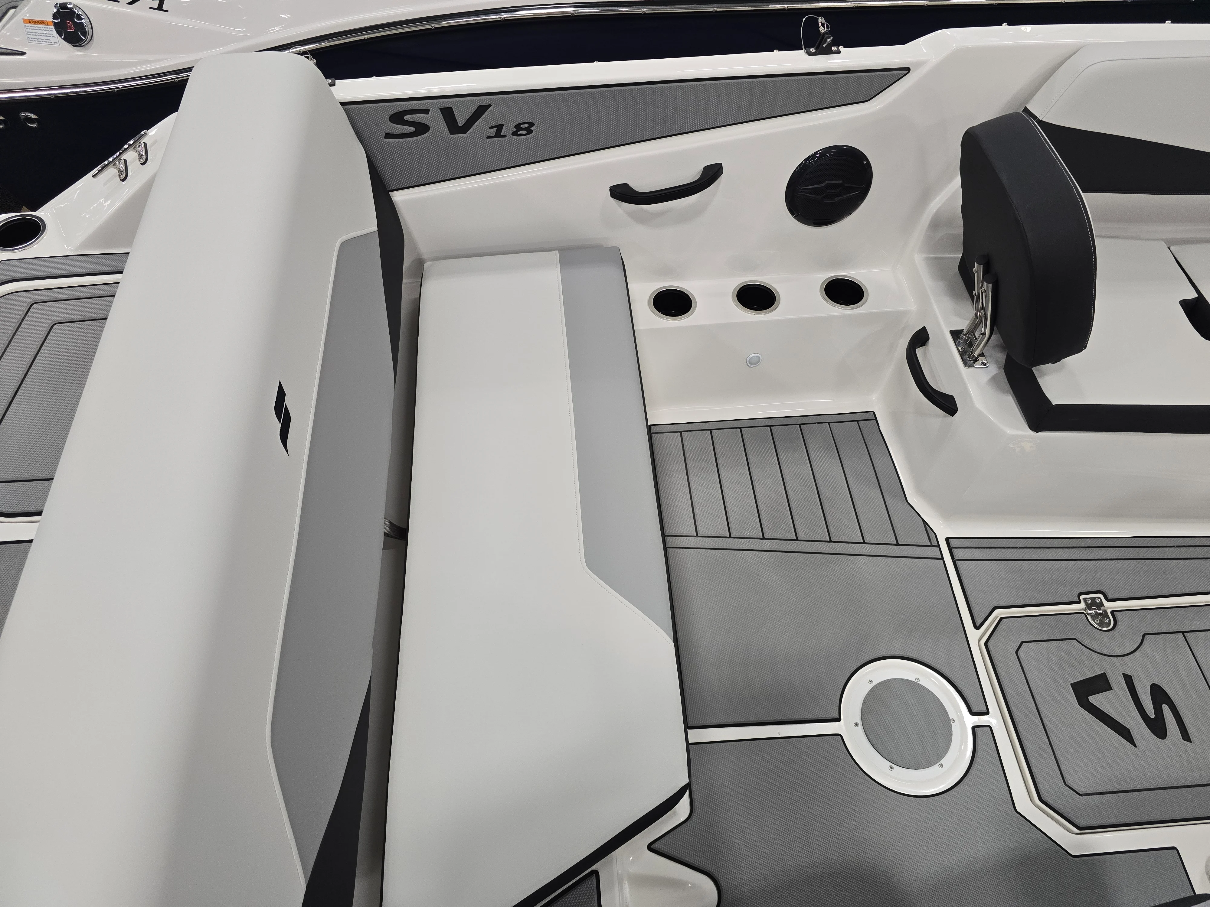 2026 Starcraft SV 18 OB Image Thumbnail #16